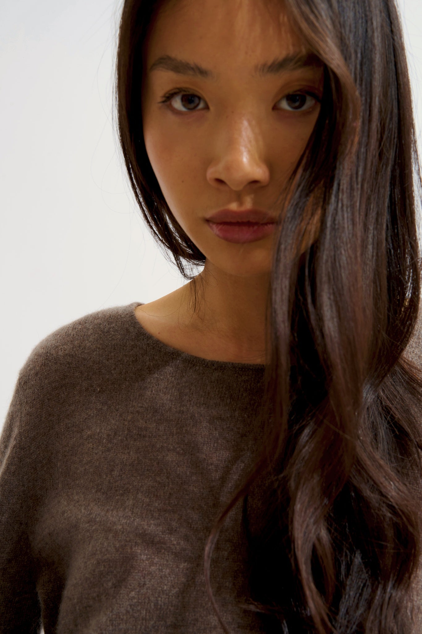 EPÉNA Pullover mit Rundhalsausschnitt taupe meliert 100% Kaschmir