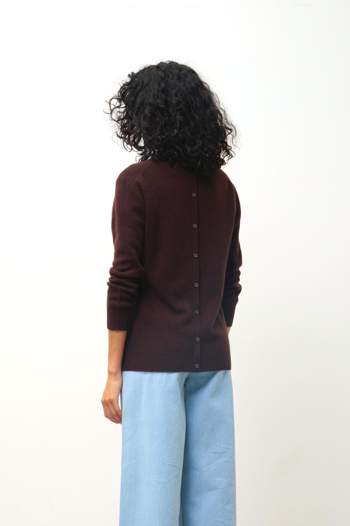 ESTARIS pull col rond boutonné dos choco 100% cachemire