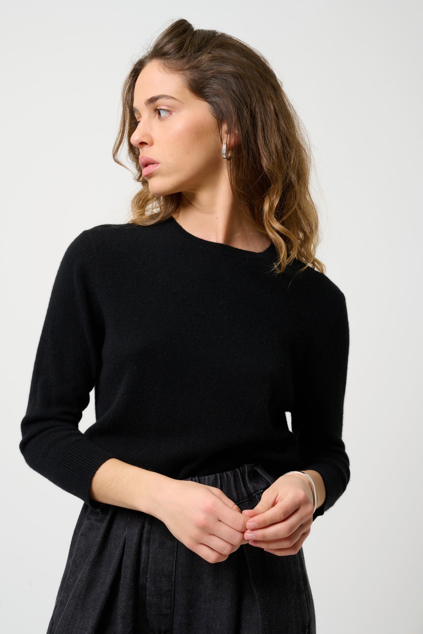 ESTARIS Pullover Rundhalsausschnitt geknöpft Rücken schwarz 100% Kaschmir