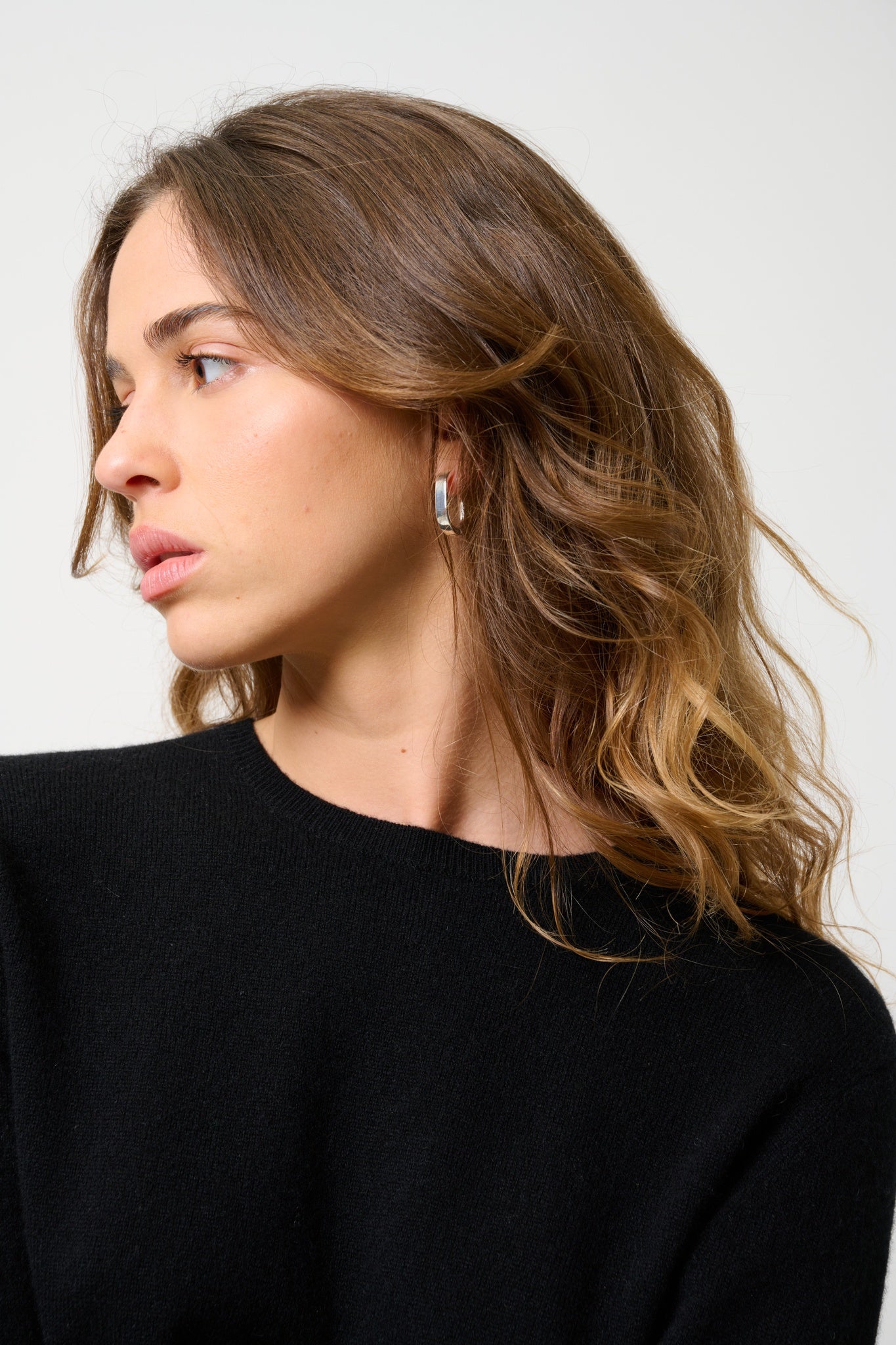 ESTARIS Pullover Rundhalsausschnitt geknöpft Rücken schwarz 100% Kaschmir