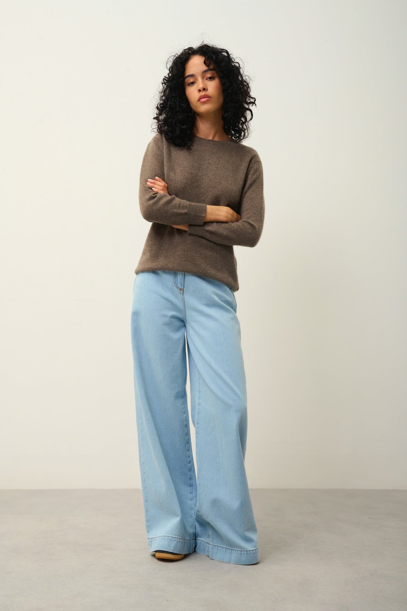 ESTARIS pull col rond boutonné dos taupe chiné 100% cachemire