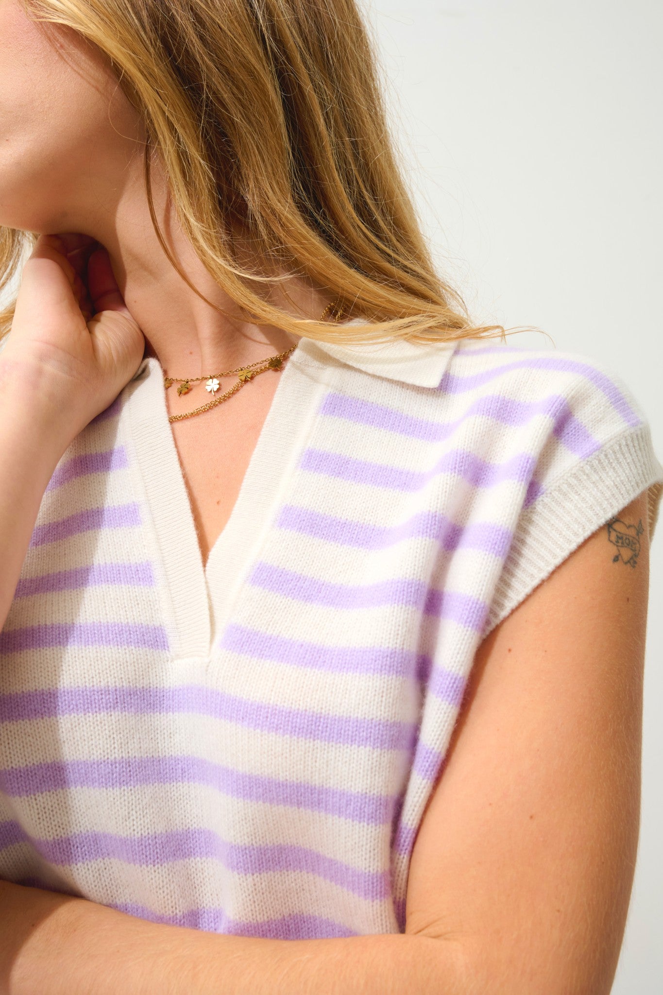 felina pull col polo ouvert sans manches 4 fils bi-color mauve/ivoire 100% cachemire