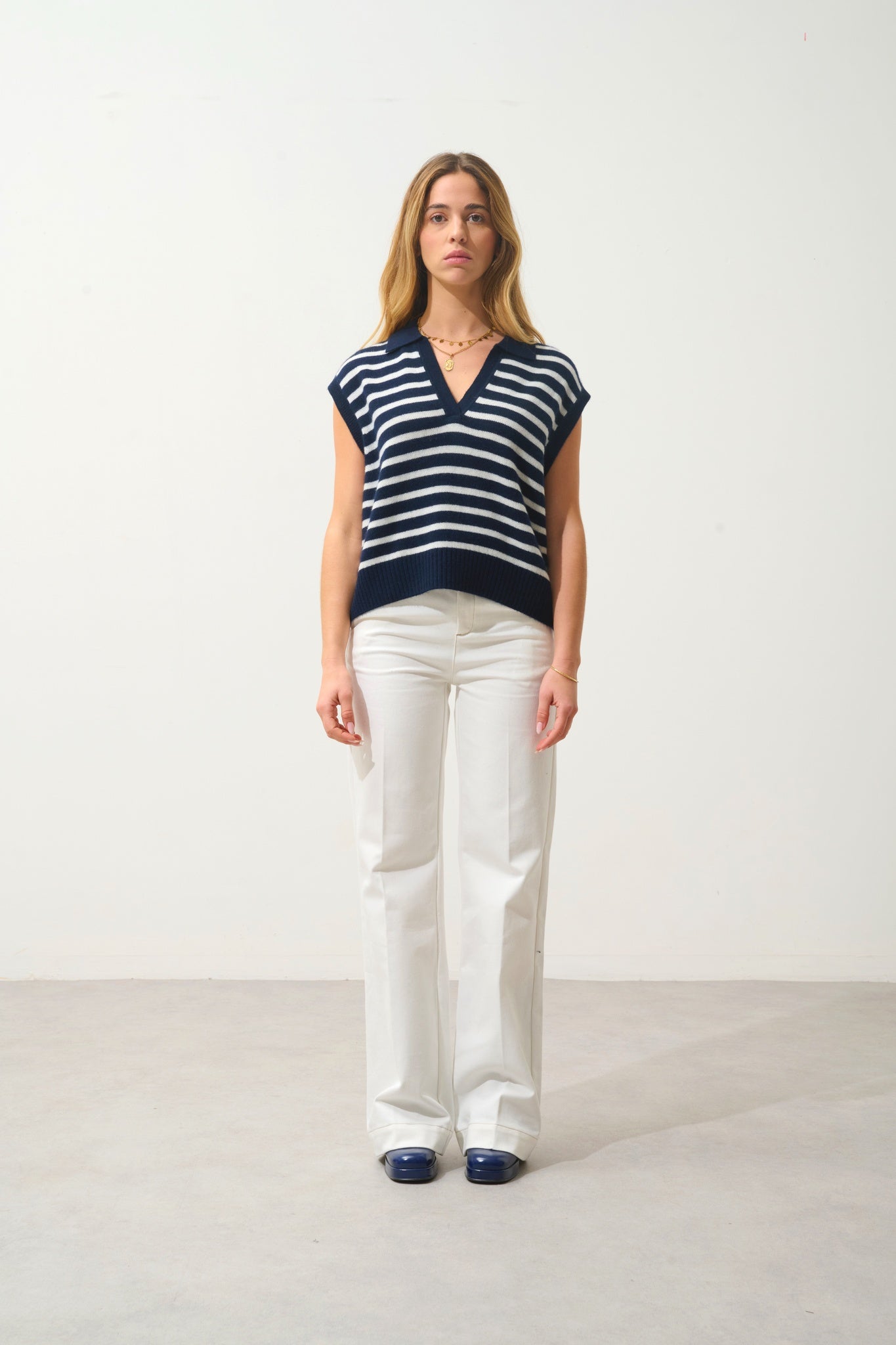 FELINA pull col polo ouvert sans manches 4 fils bi-color navy/ivoire 100% cachemire