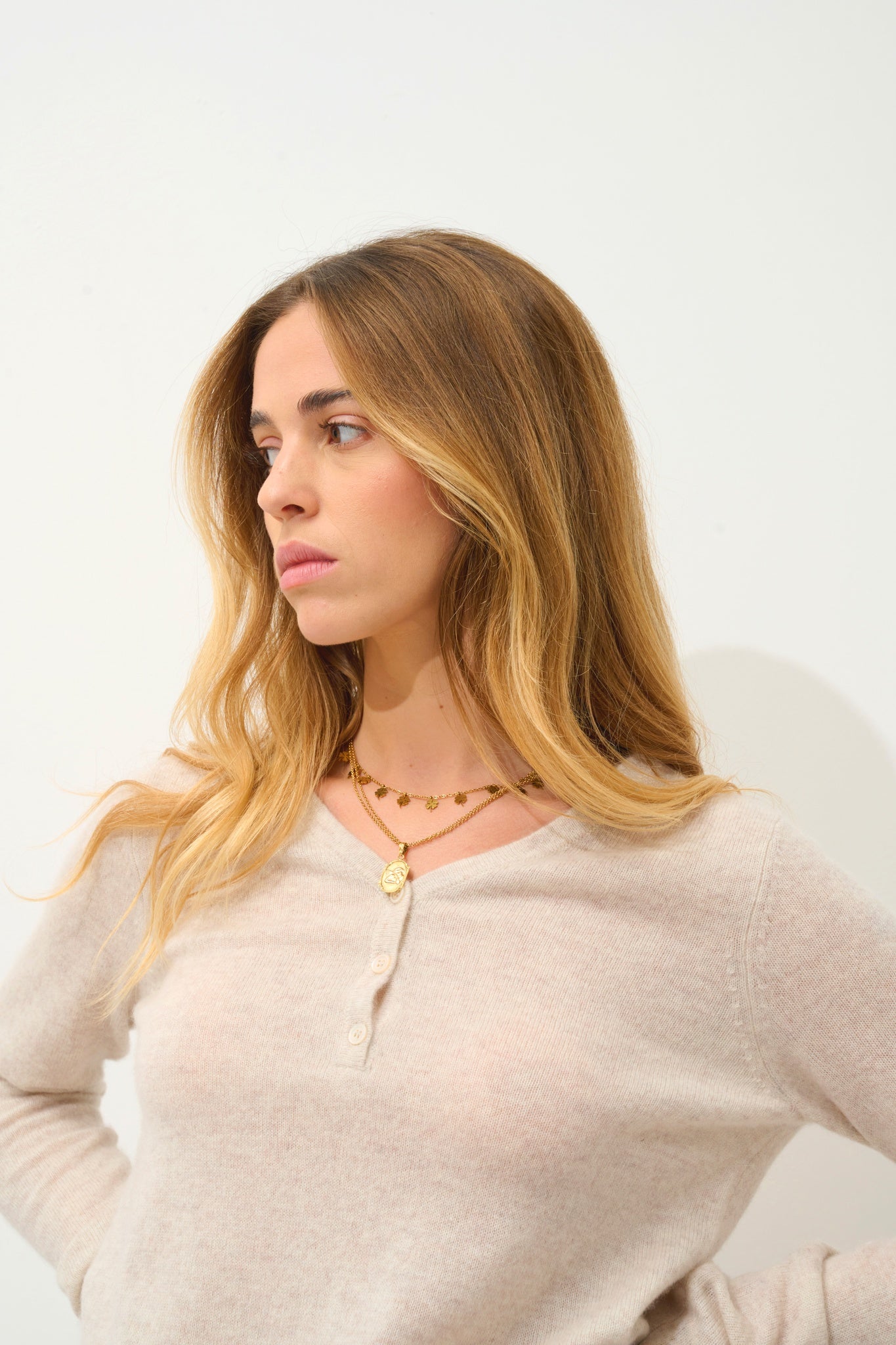 GABLE pull col v boutonné beige chiné 100% cachemire