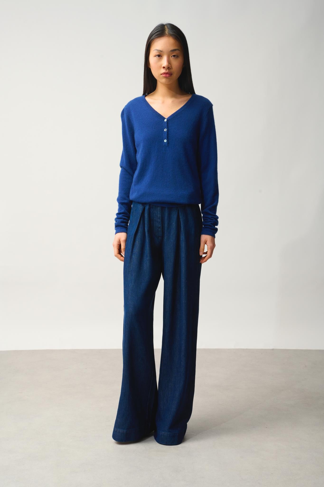 GABLE Pullover mit V-Ausschnitt und Knöpfen Mitternacht 100% Kaschmir