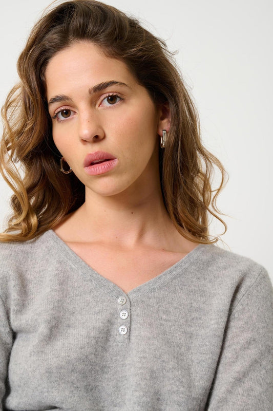 GABLE Pullover mit V-Ausschnitt und Knopfleiste Wolke meliert 100% Kaschmir