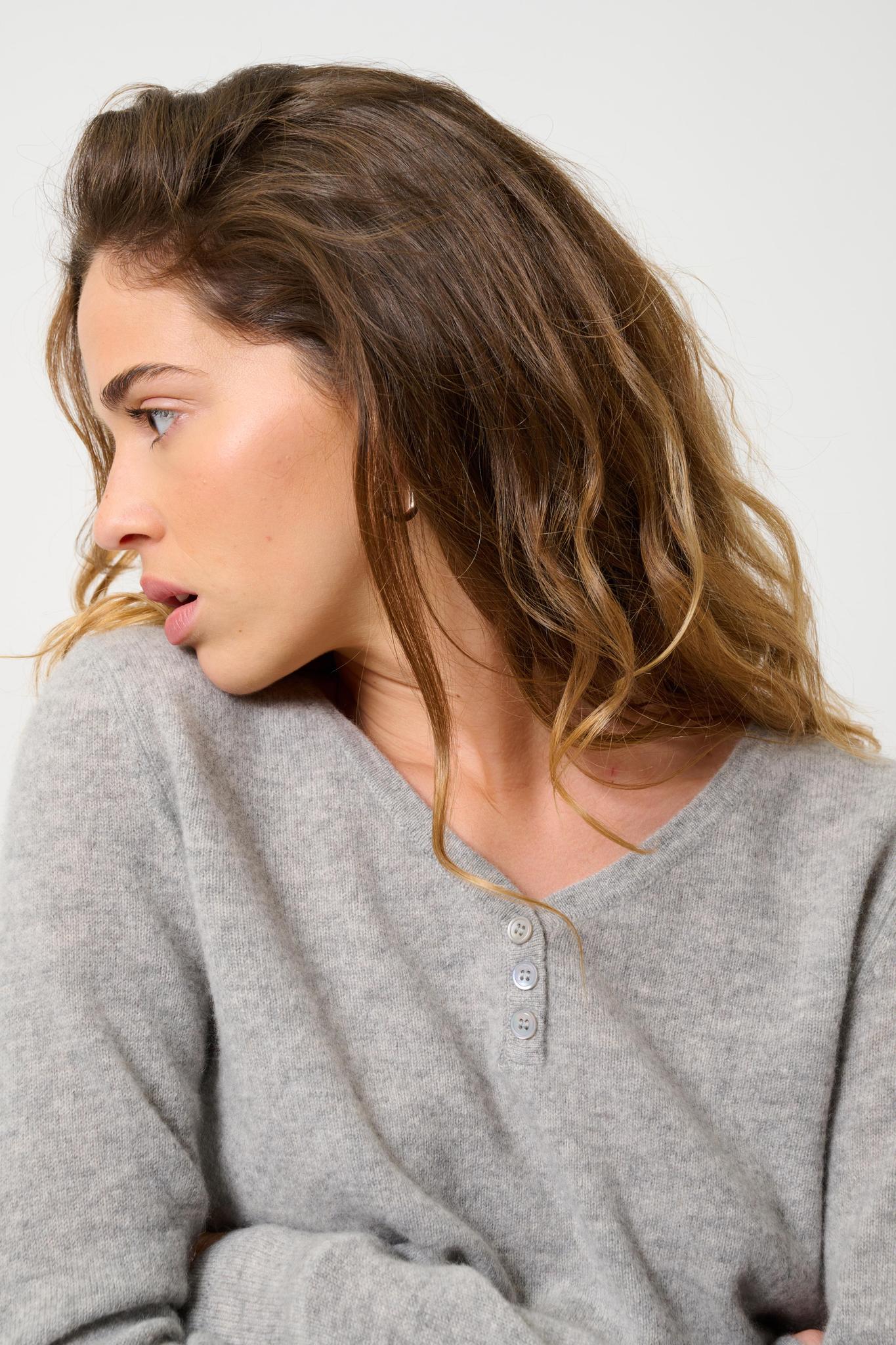 GABLE pull col v boutonné nuage chiné 100% cachemire