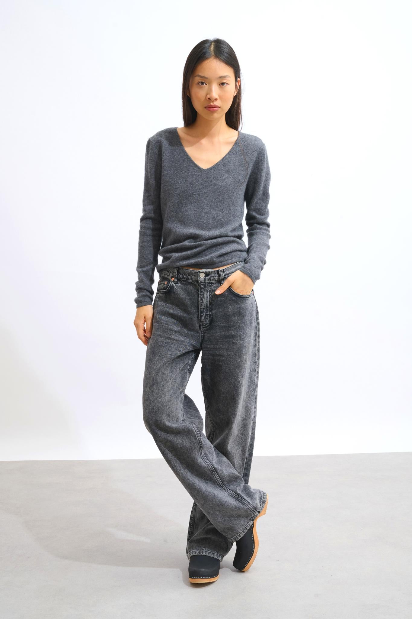 GALISE v-neck sweater anthracite mottled 100% cashmere