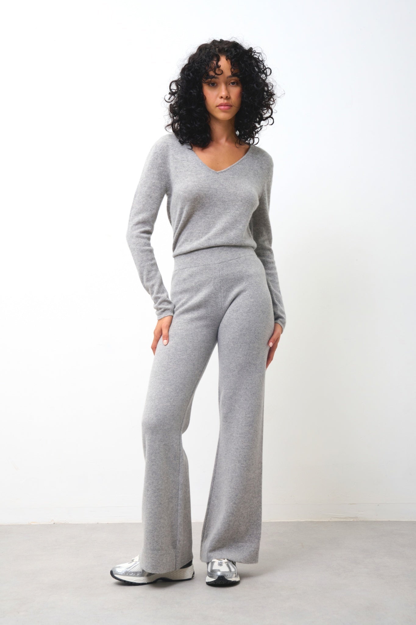 GALISE cloudy v-neck sweater 100% cashmere