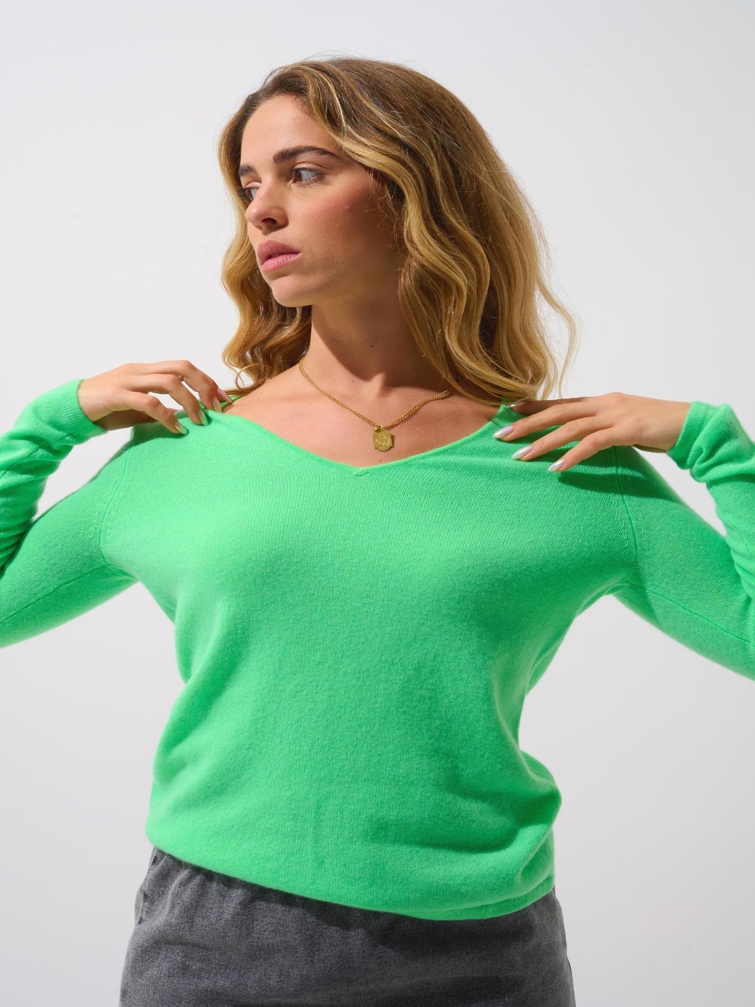 GALISE fluorescent green v-neck sweater 100% cashmere