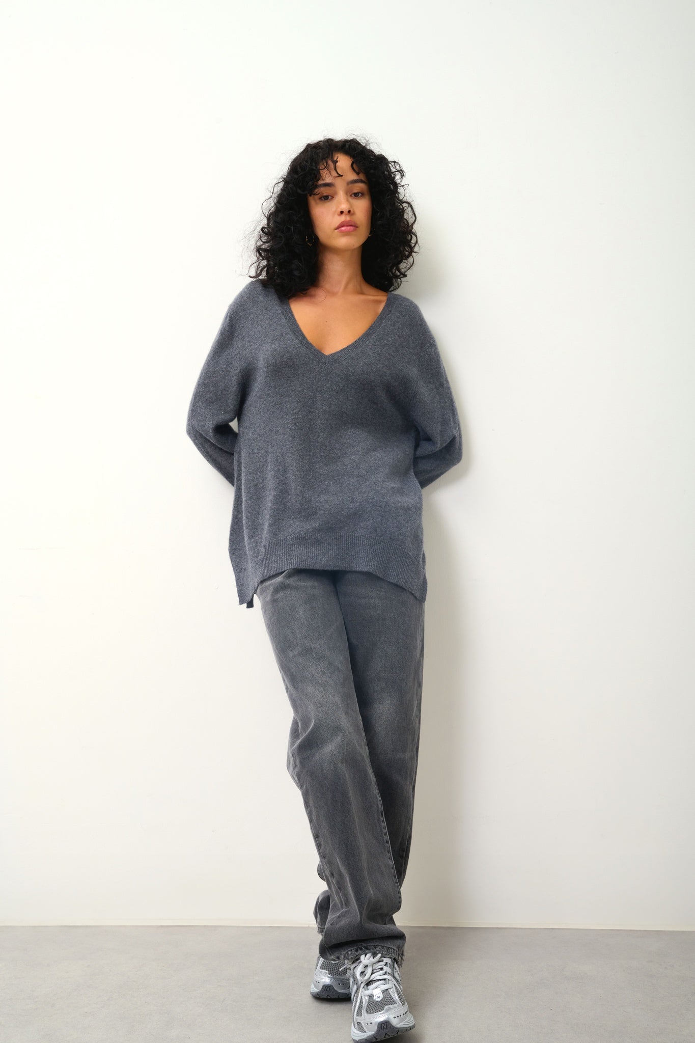 GIEGN V-Ausschnitt Pullover vorne und hinten Anthrazit meliert 100% Kaschmir