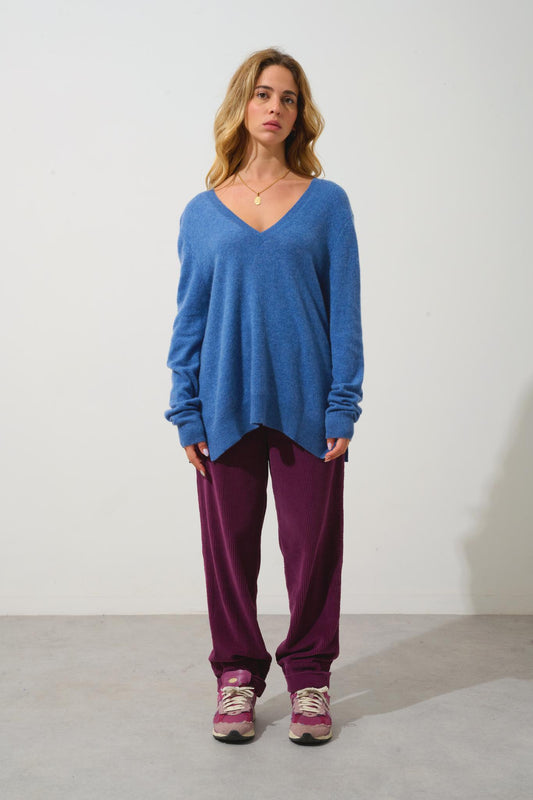 GIEGN v-neck sweater denim blue front and back 100% cashmere