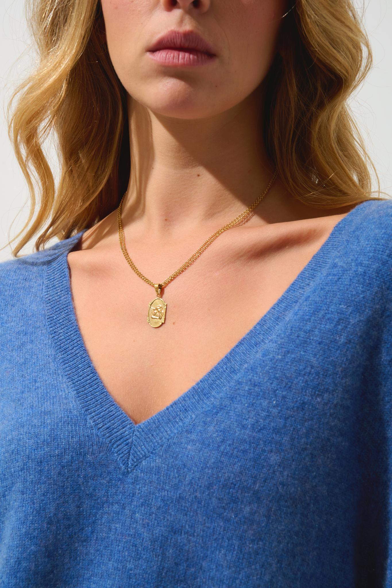 GIEGN v-neck sweater denim blue front and back 100% cashmere