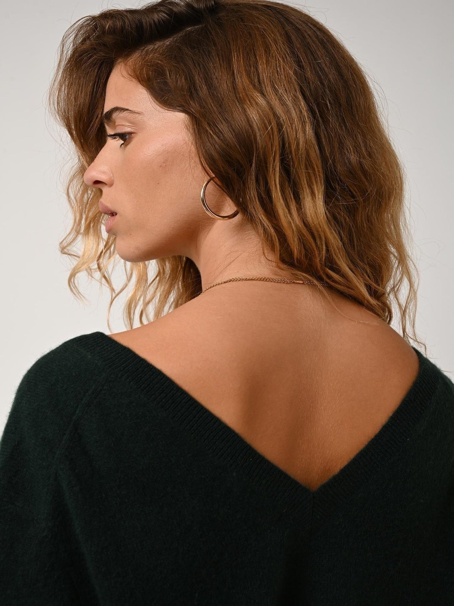 GIEGN pull col v devant et dos cyprès 100% cachemire