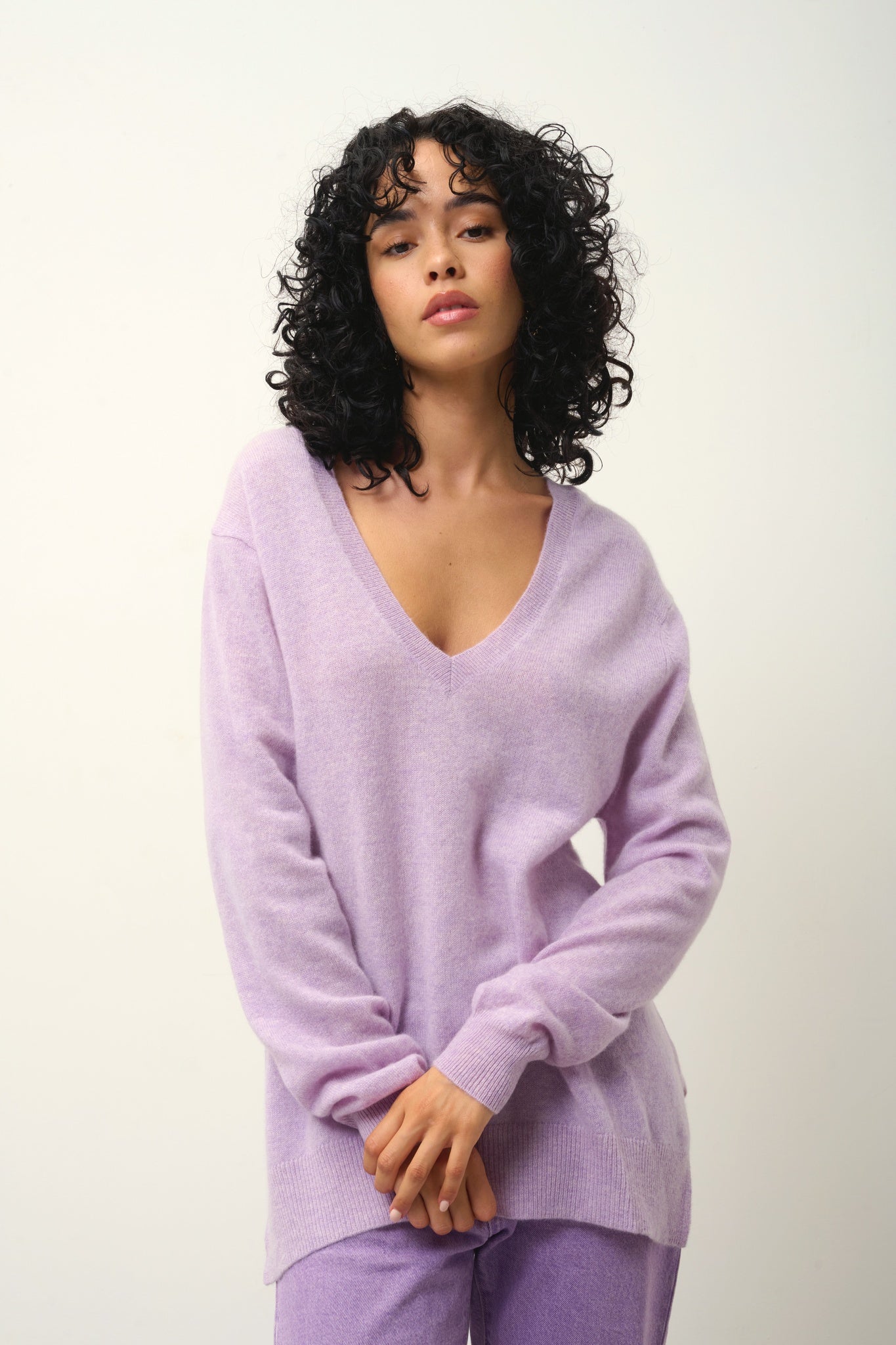 GIEGN Pullover mit V-Ausschnitt vorne und hinten mauve meliert 100% Kaschmir