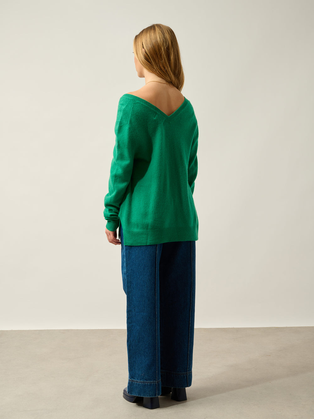 GIEGN pull col v devant et dos menthe 100% cachemire
