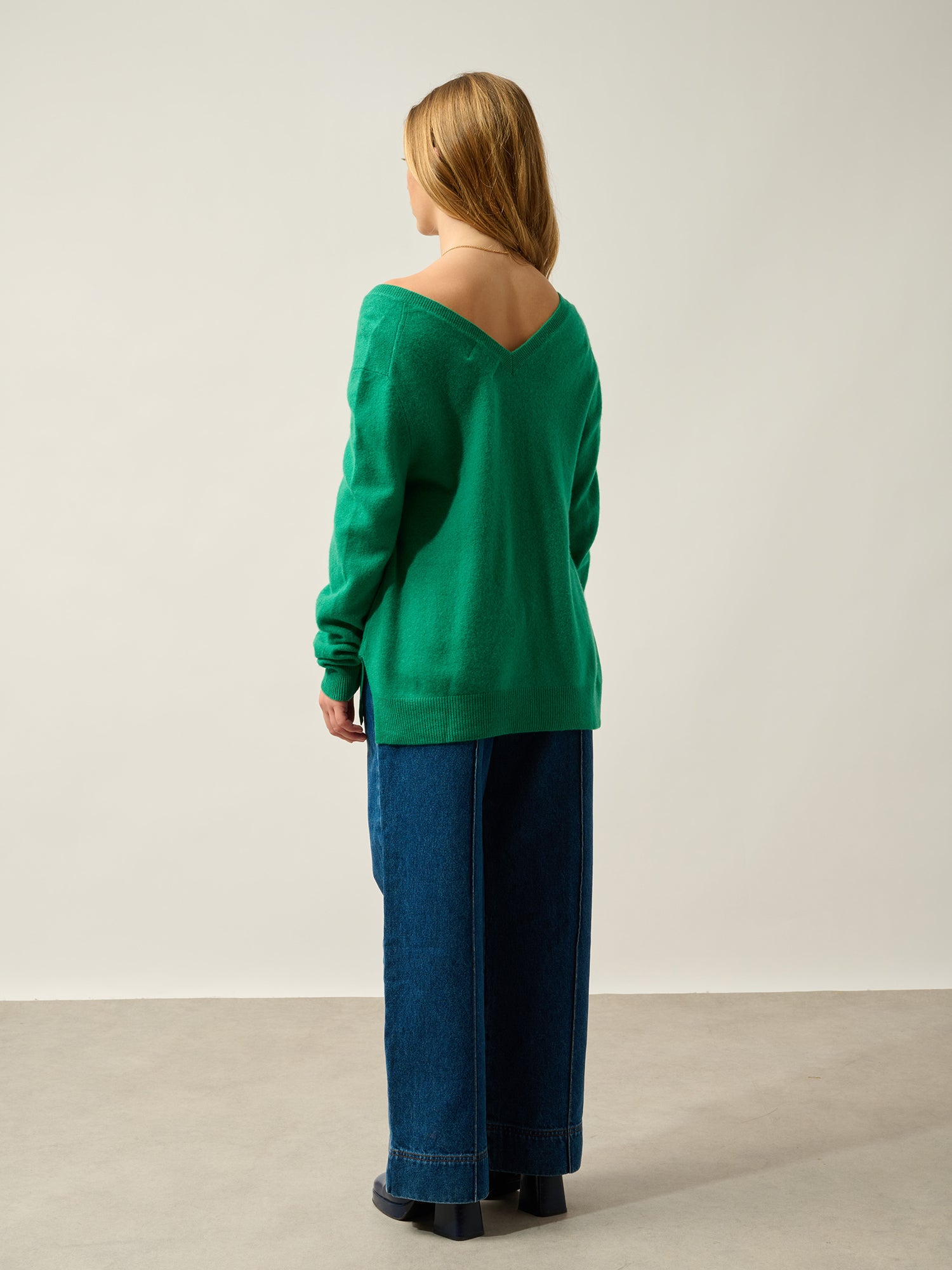 GIEGN pull col v devant et dos menthe 100% cachemire