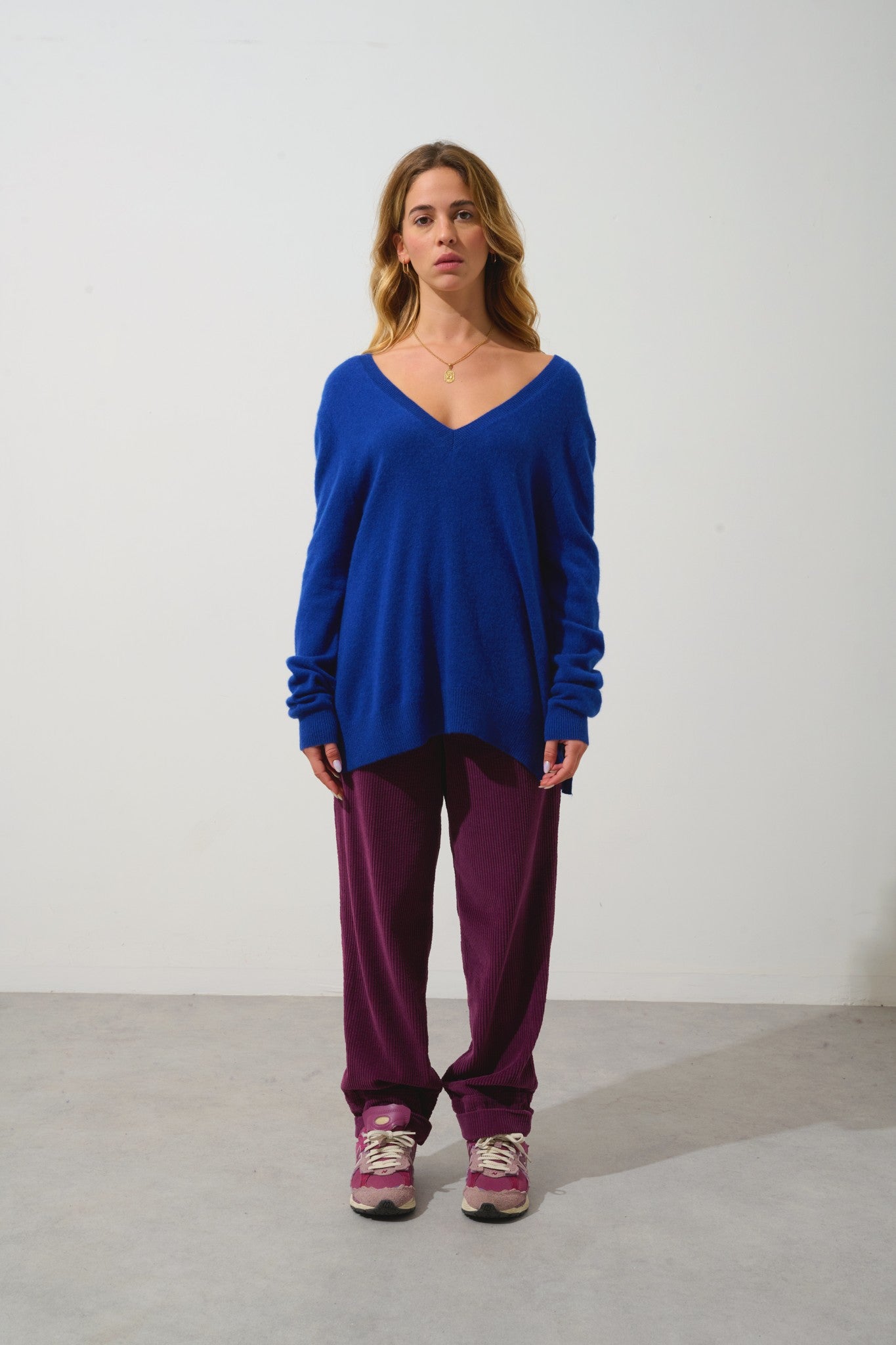 giegn pull col v devant et dos outremer 100% cachemire