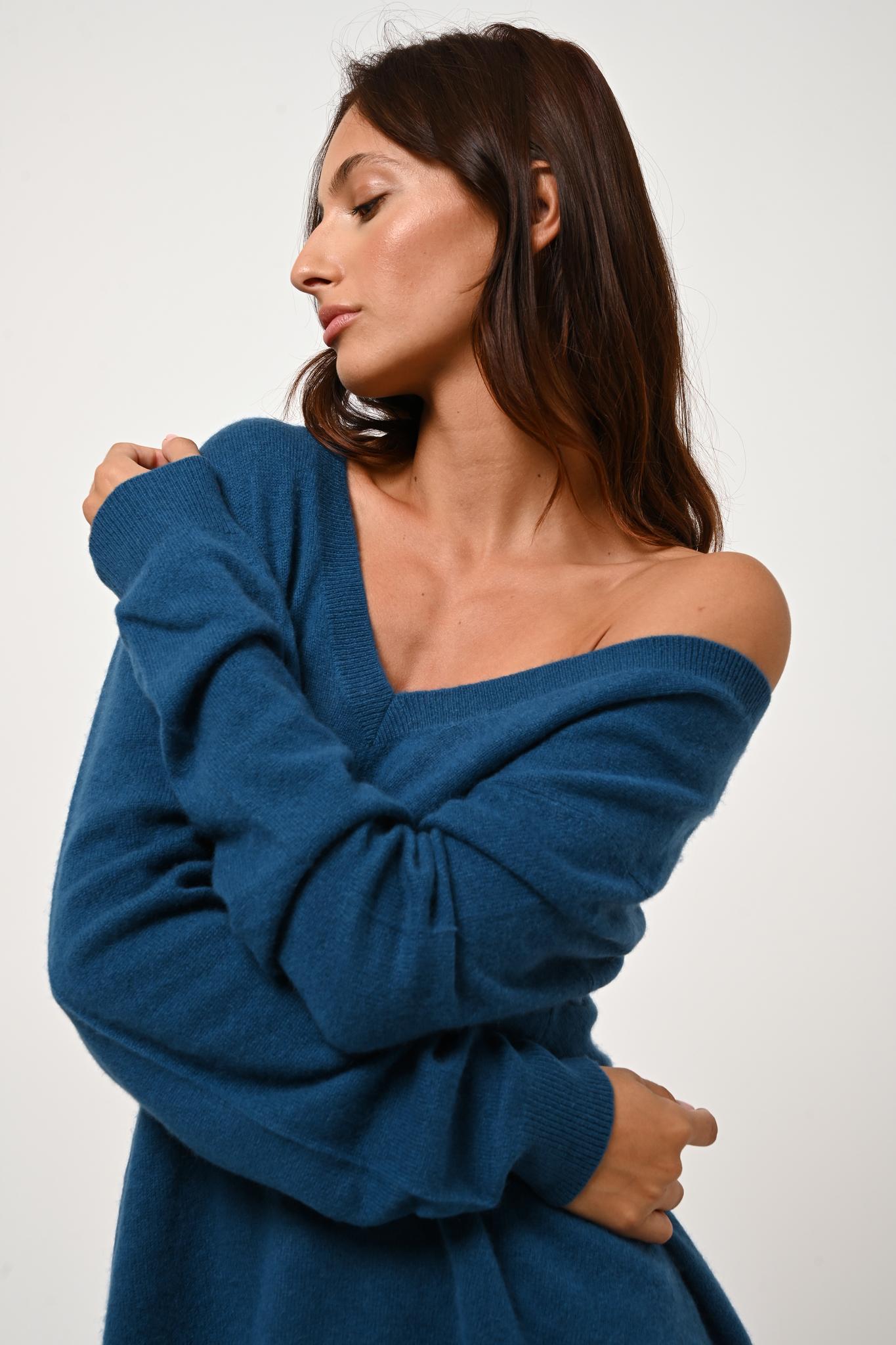 GIEGN v-neck sweater peacock 100% cashmere