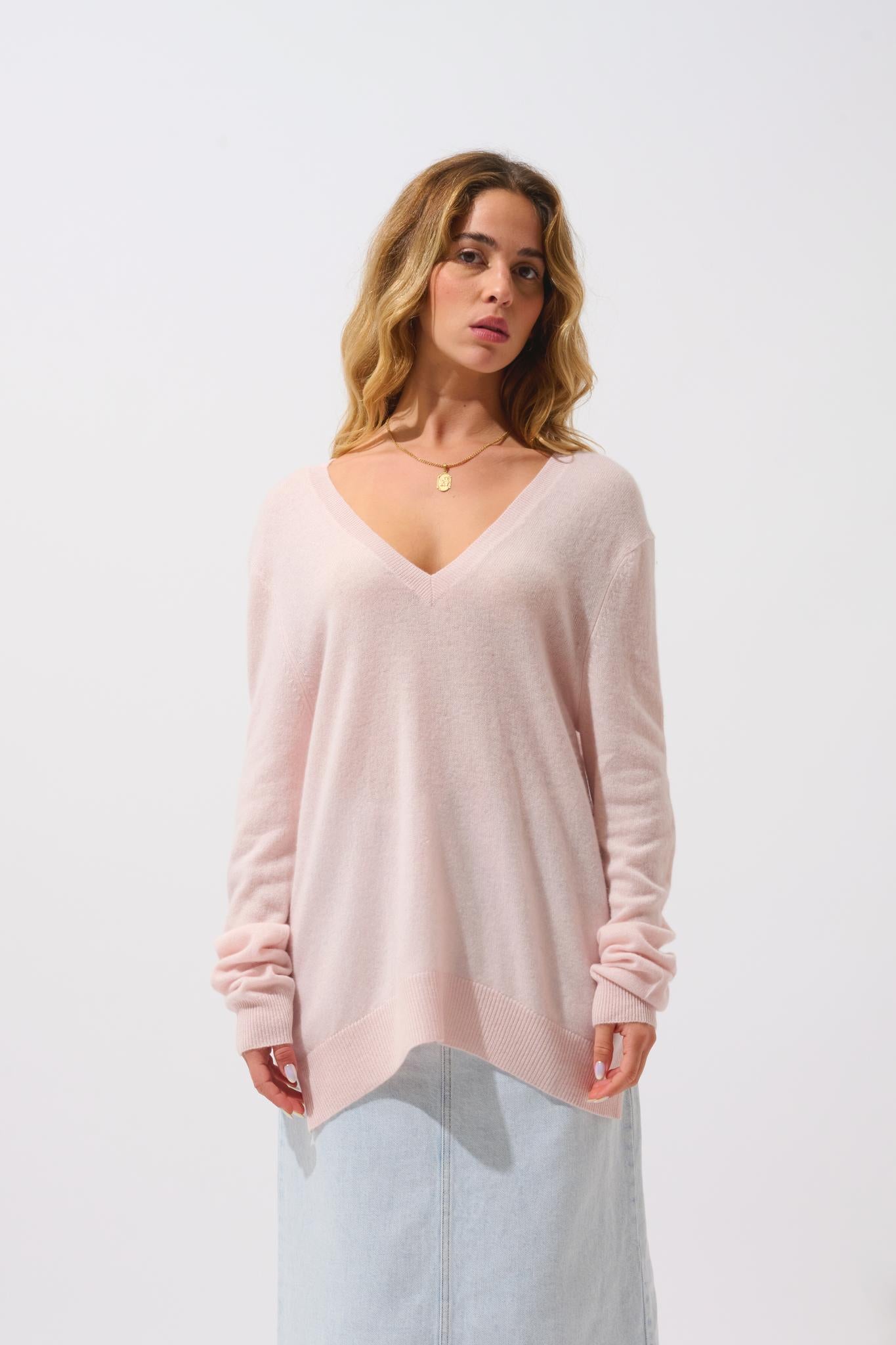 GIEGN v-neck sweater powder 100% cashmere