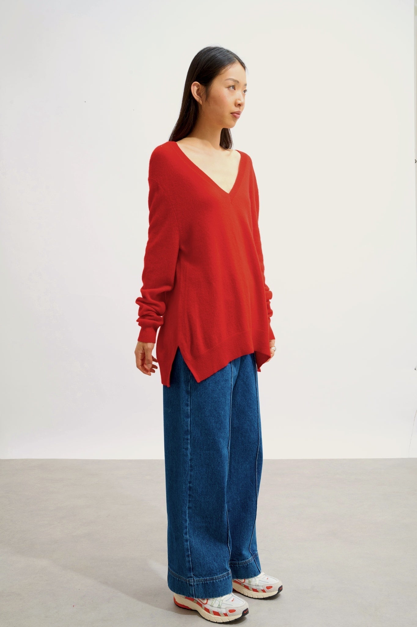 GIEGN roter Pullover mit V-Ausschnitt vorne und hinten 100 % Kaschmir