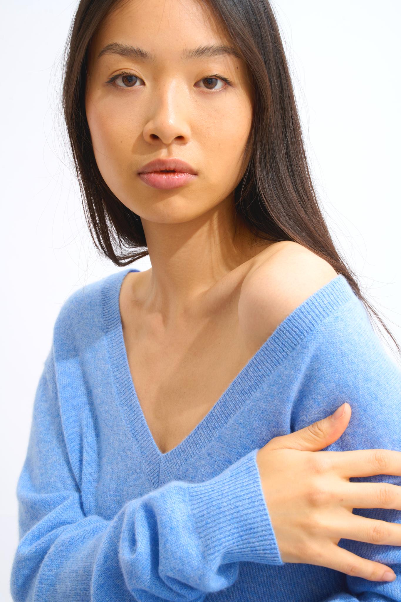 GIEGN pull col v devant et dos sky 100% cachemire