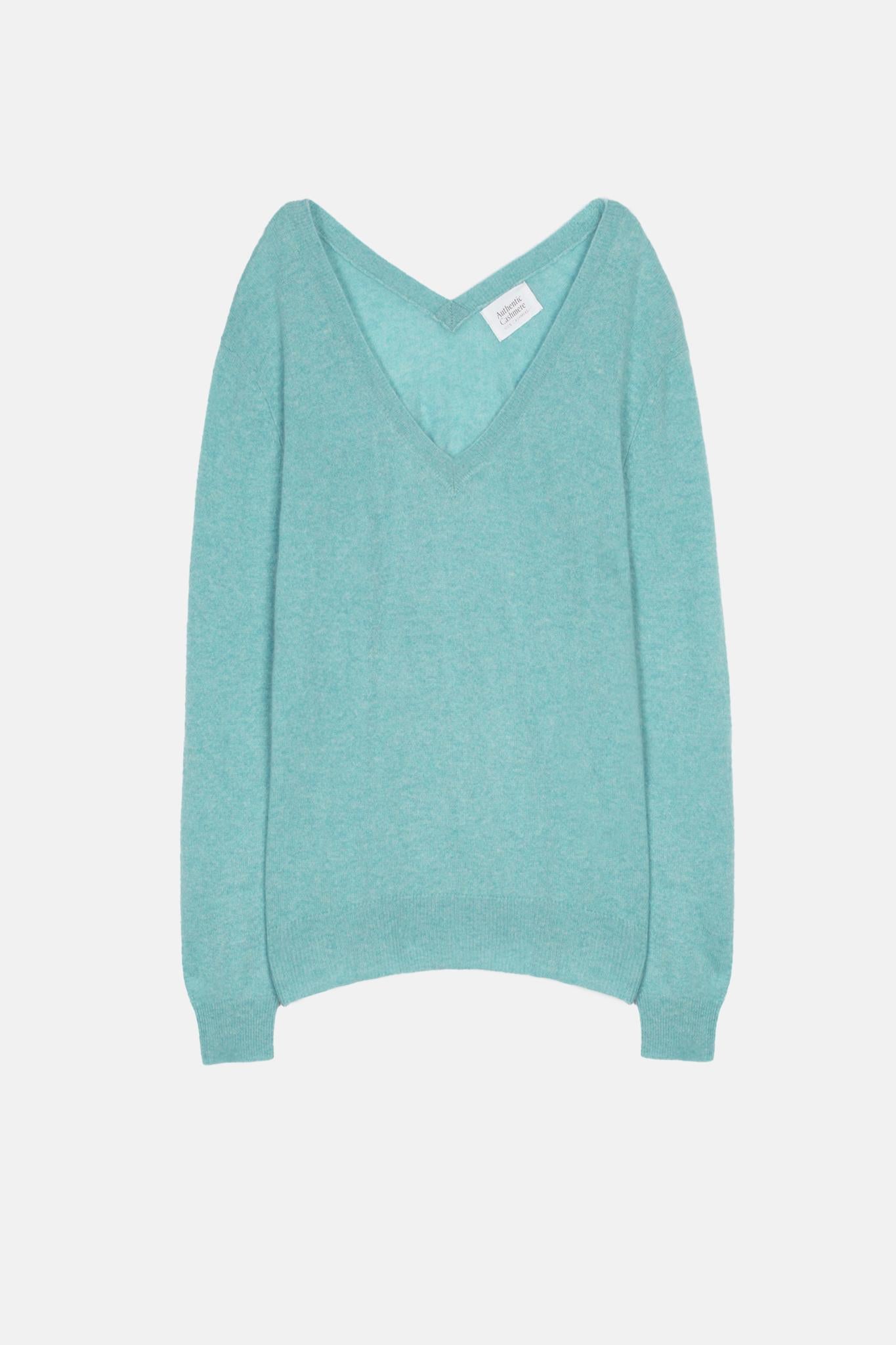 GIEGN v-neck sweater mottled green front and back 100% cashmere