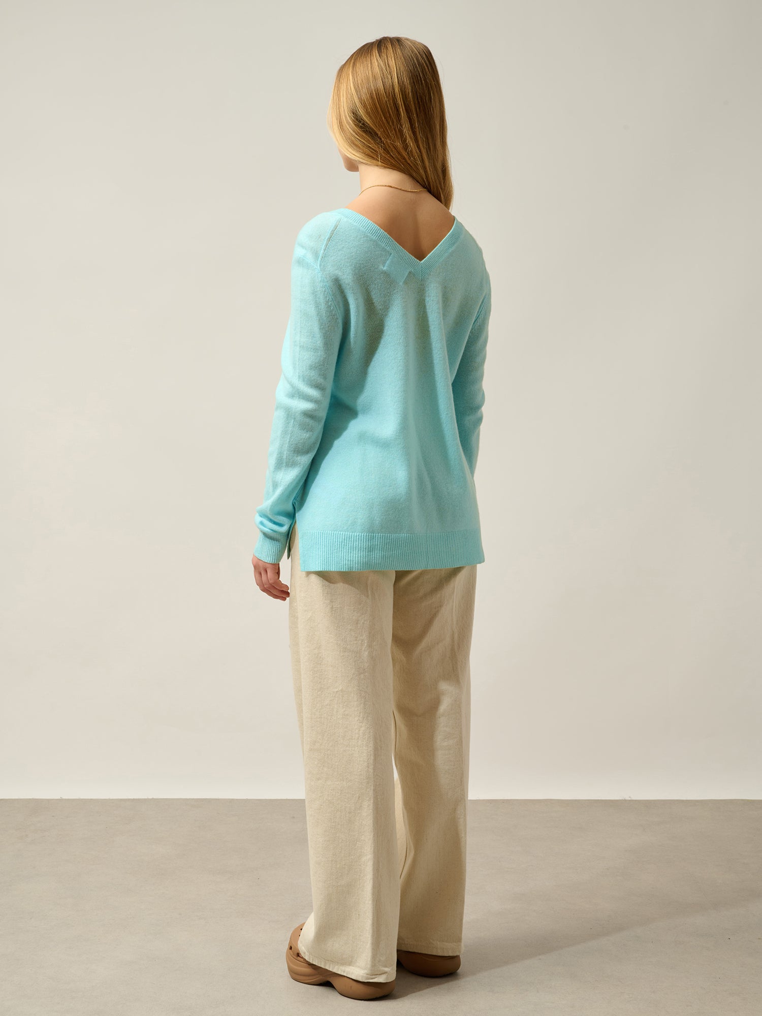 GIEGN pull col v devant et dos vert opaline 100% cachemire