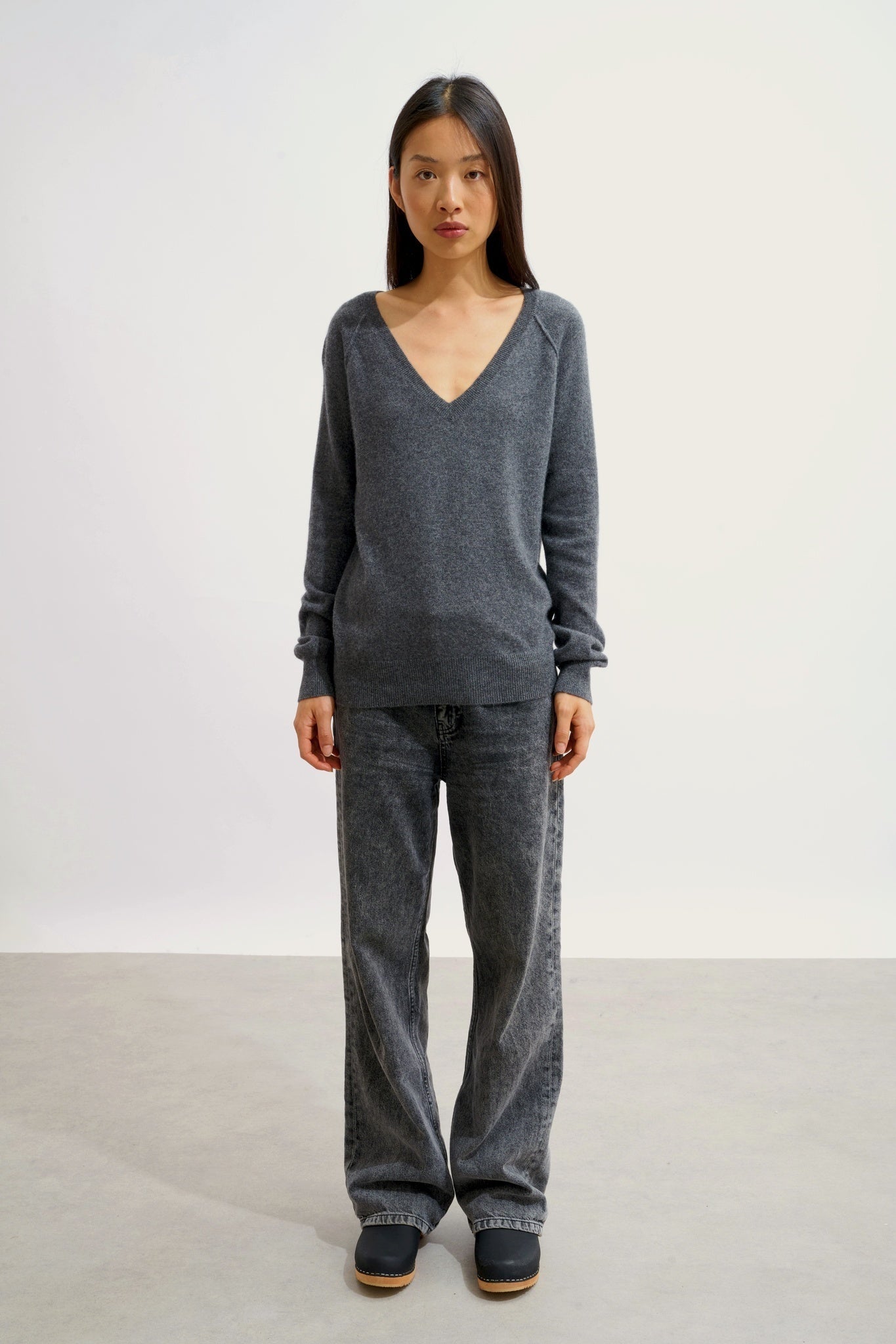 GIUSALET v-neck sweater anthracite mottled 100% cashmere