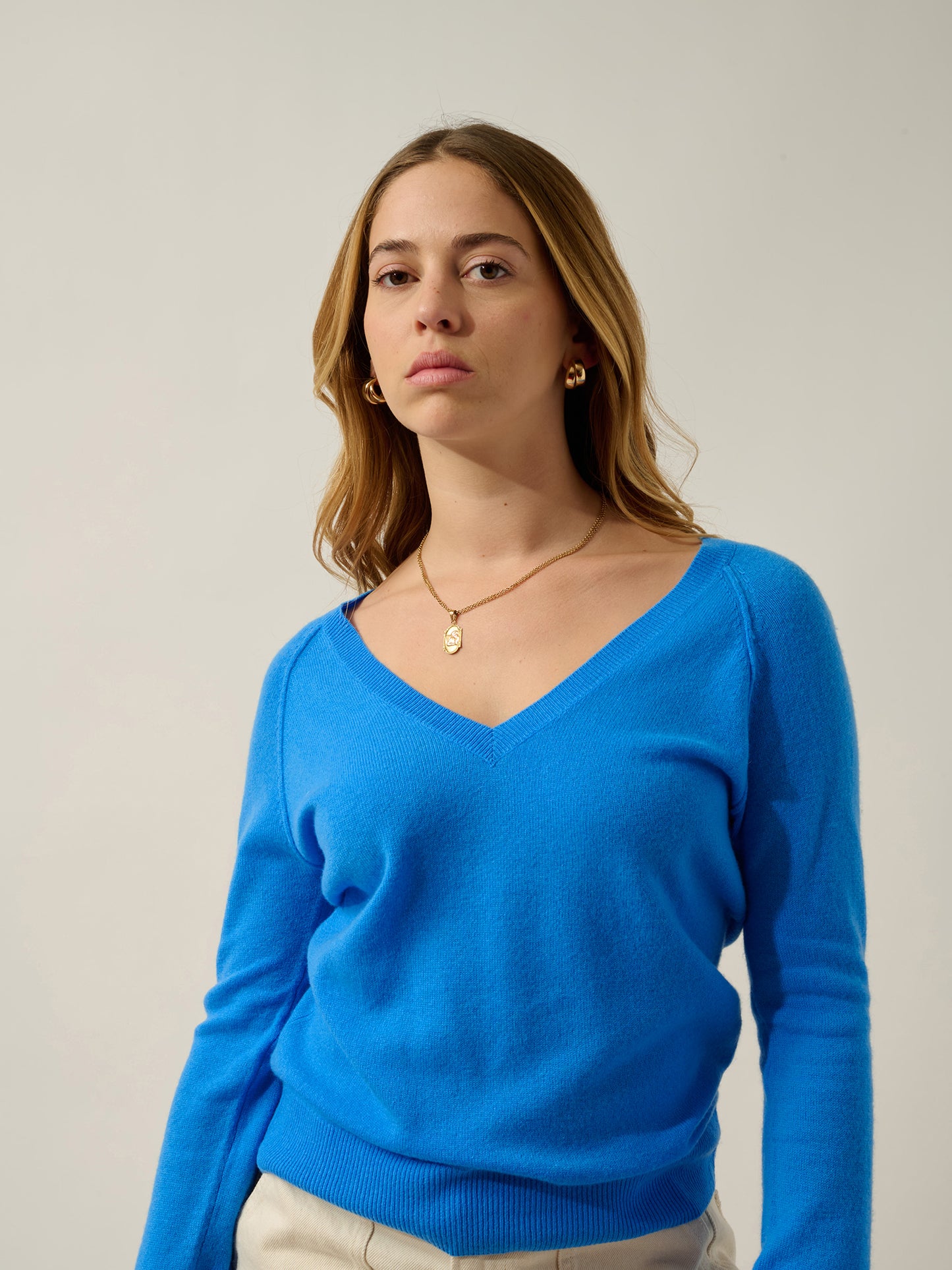 GIUSALET pull col v bleu celeste 100% cachemire