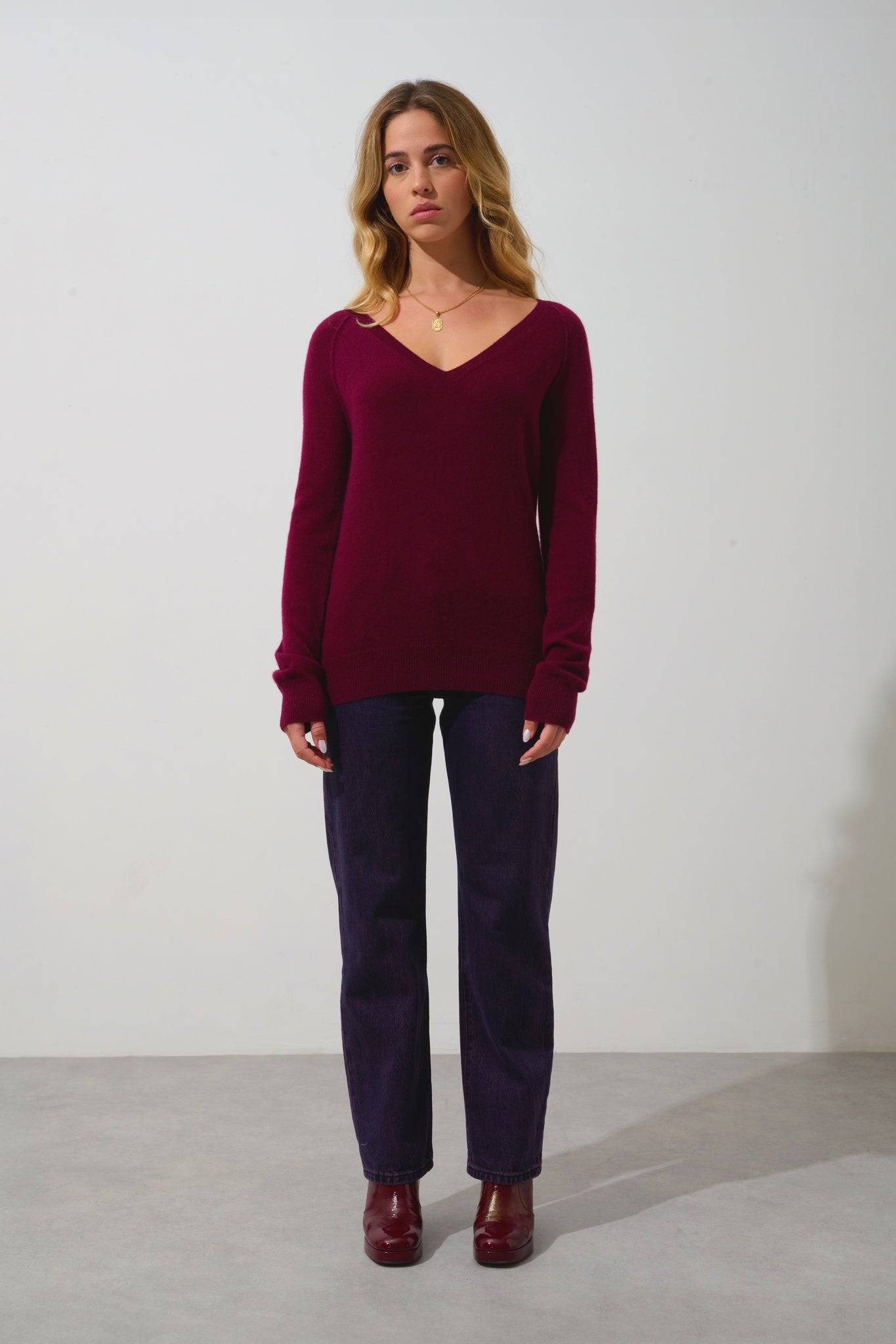 GIUSALET burgunderfarbener Pullover mit V-Ausschnitt, 100 % Kaschmir