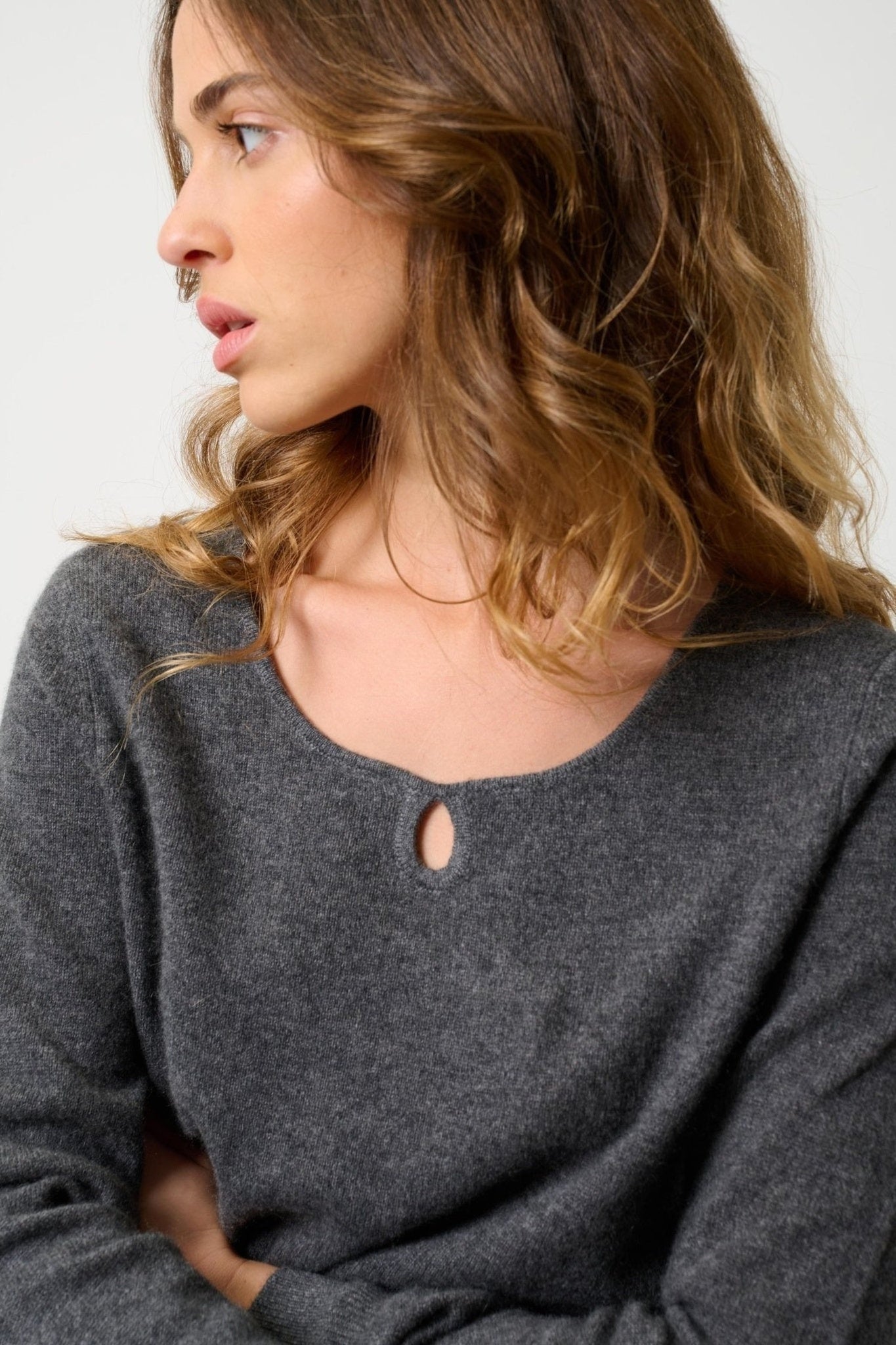 GLYDER Pullover mit Bootsausschnitt und Tropfen vorne anthrazit meliert 100% Kaschmir