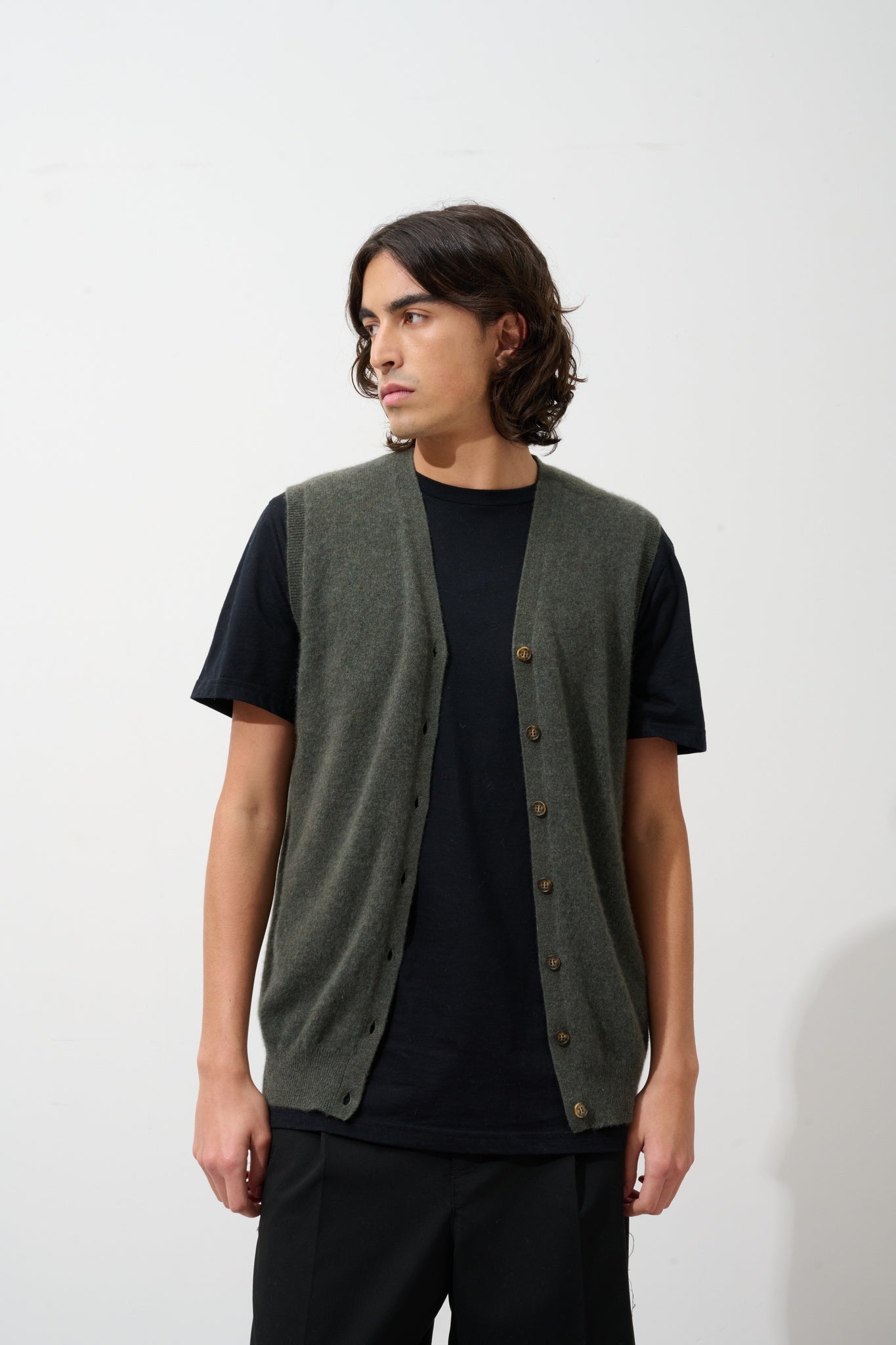 HUGO cardigan col v sans manches kaki chiné 100% cachemire