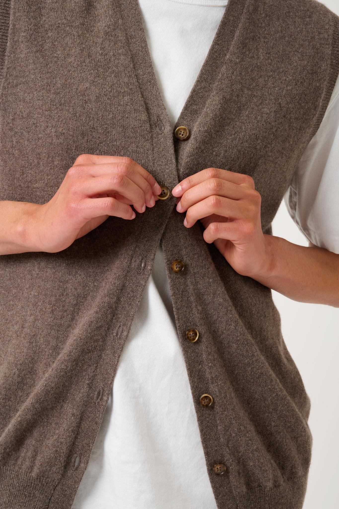 HUGO cardigan v-neck sleeveless taupe mottled 100% cashmere