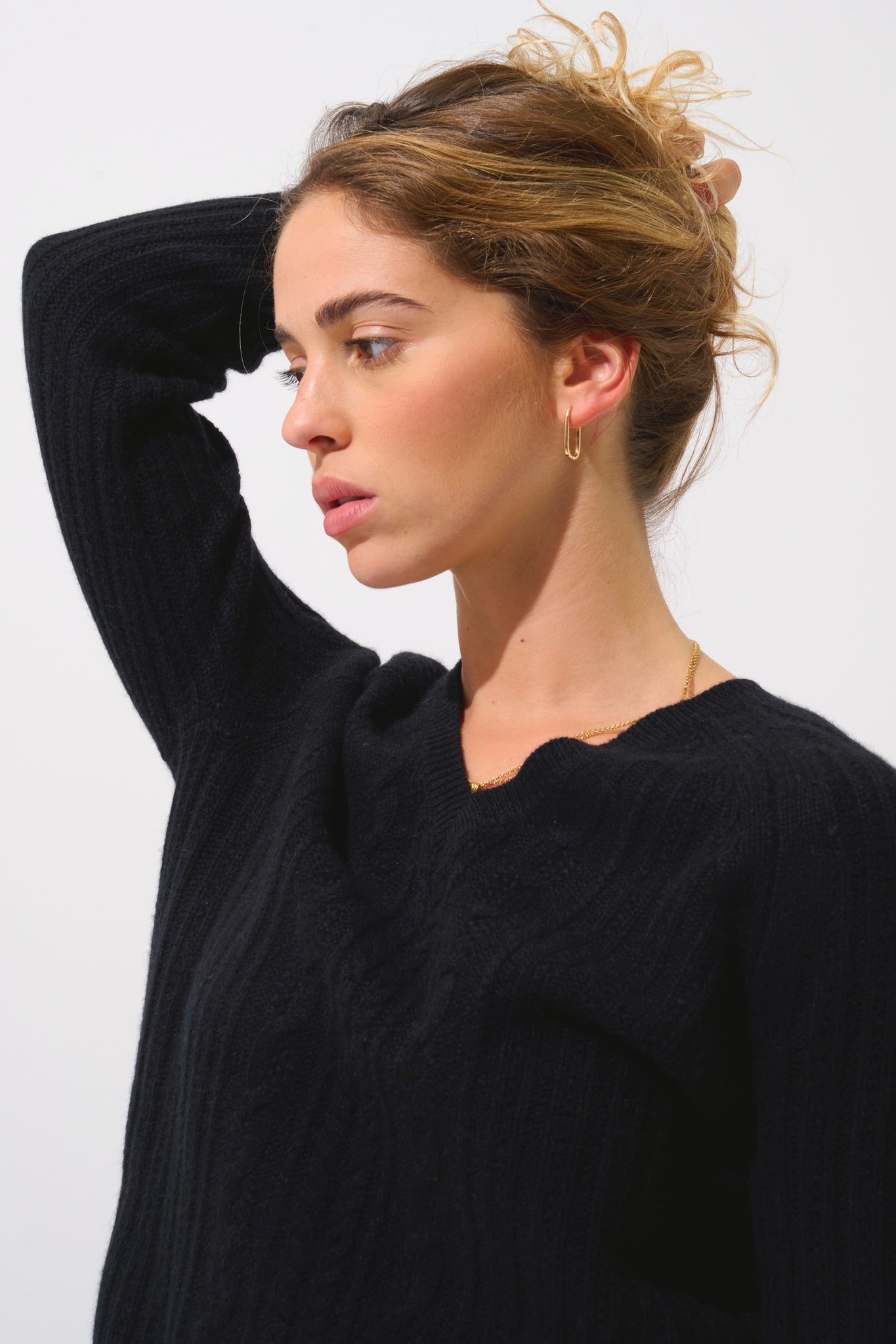 INDIRA pull col v 6 fils noir 100% cachemire