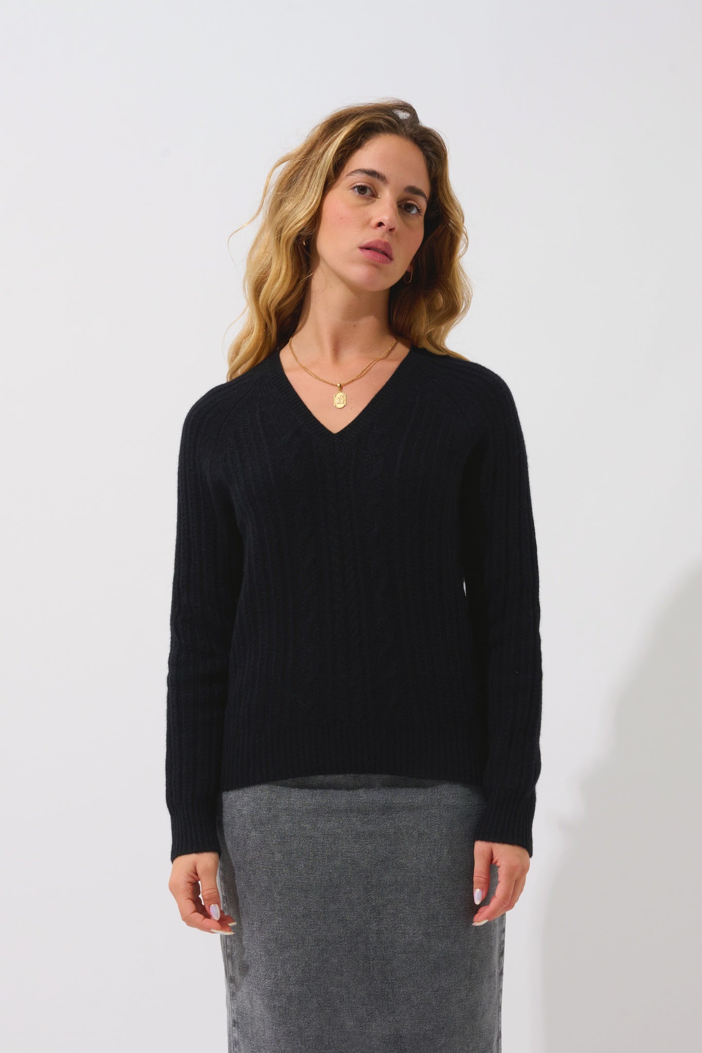 INDIRA pull col v 6 fils noir 100% cachemire