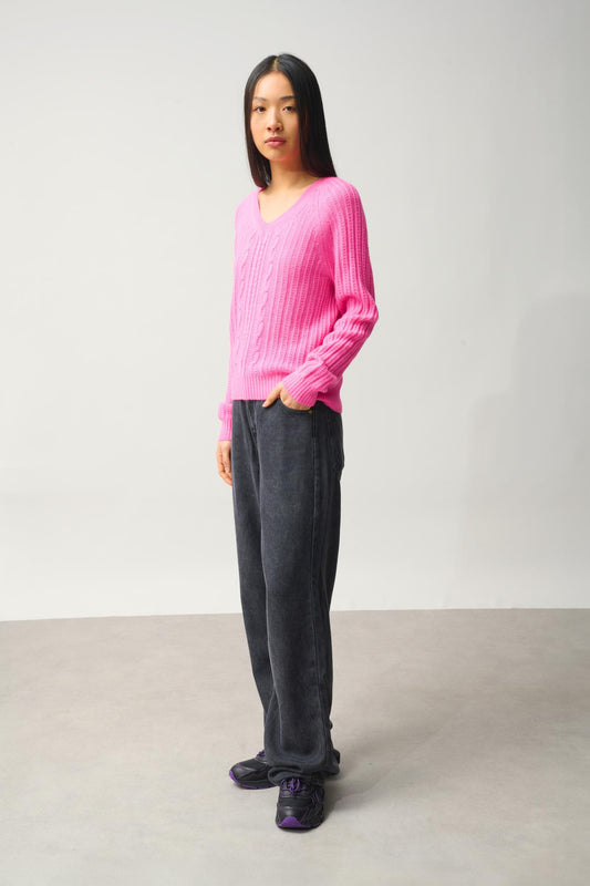 INDIRA Pullover mit V-Ausschnitt 6 Fäden neonrosa 100% Kaschmir