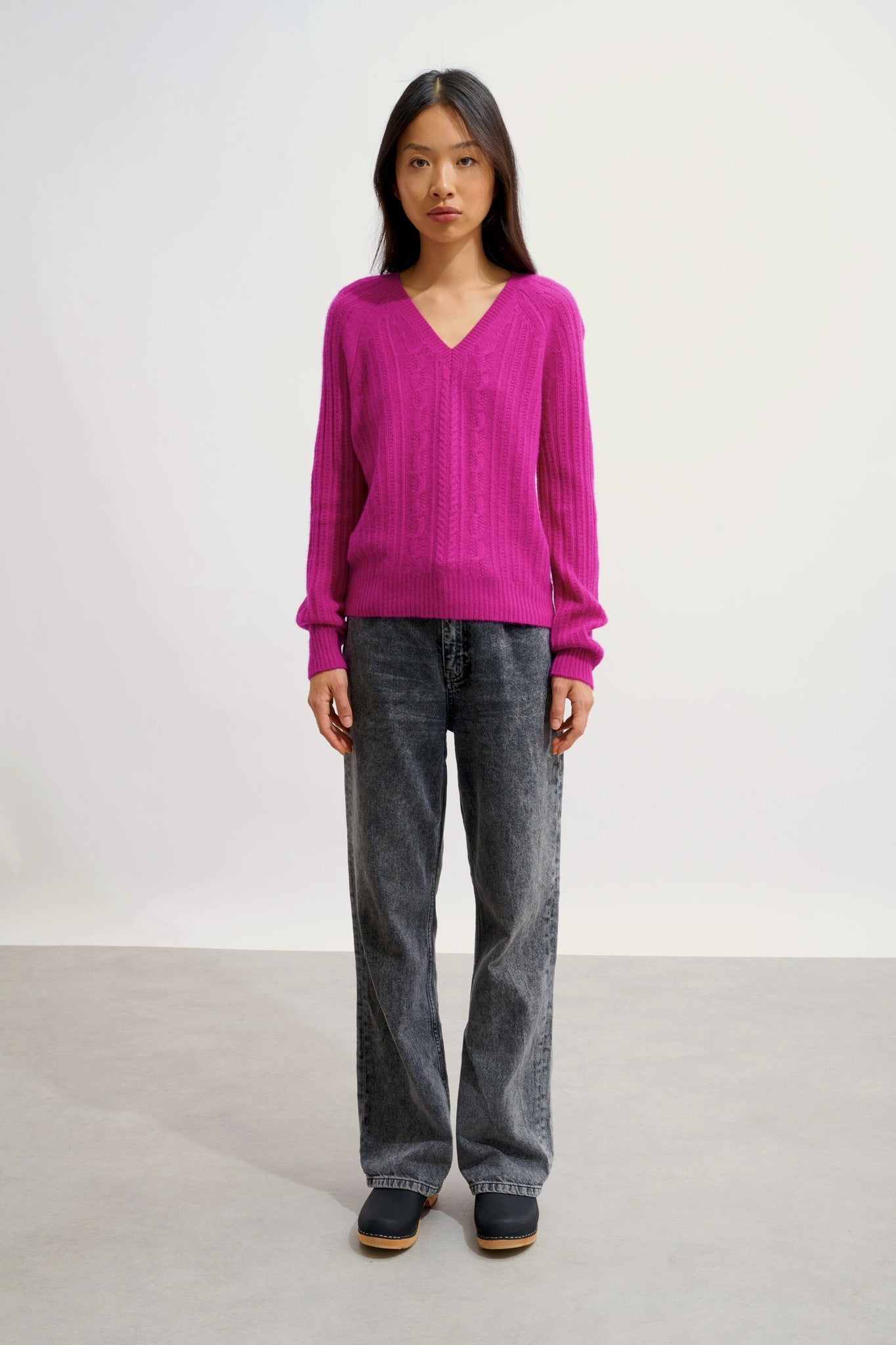 INDIRA pull col v 6 fils violine 100% cachemire