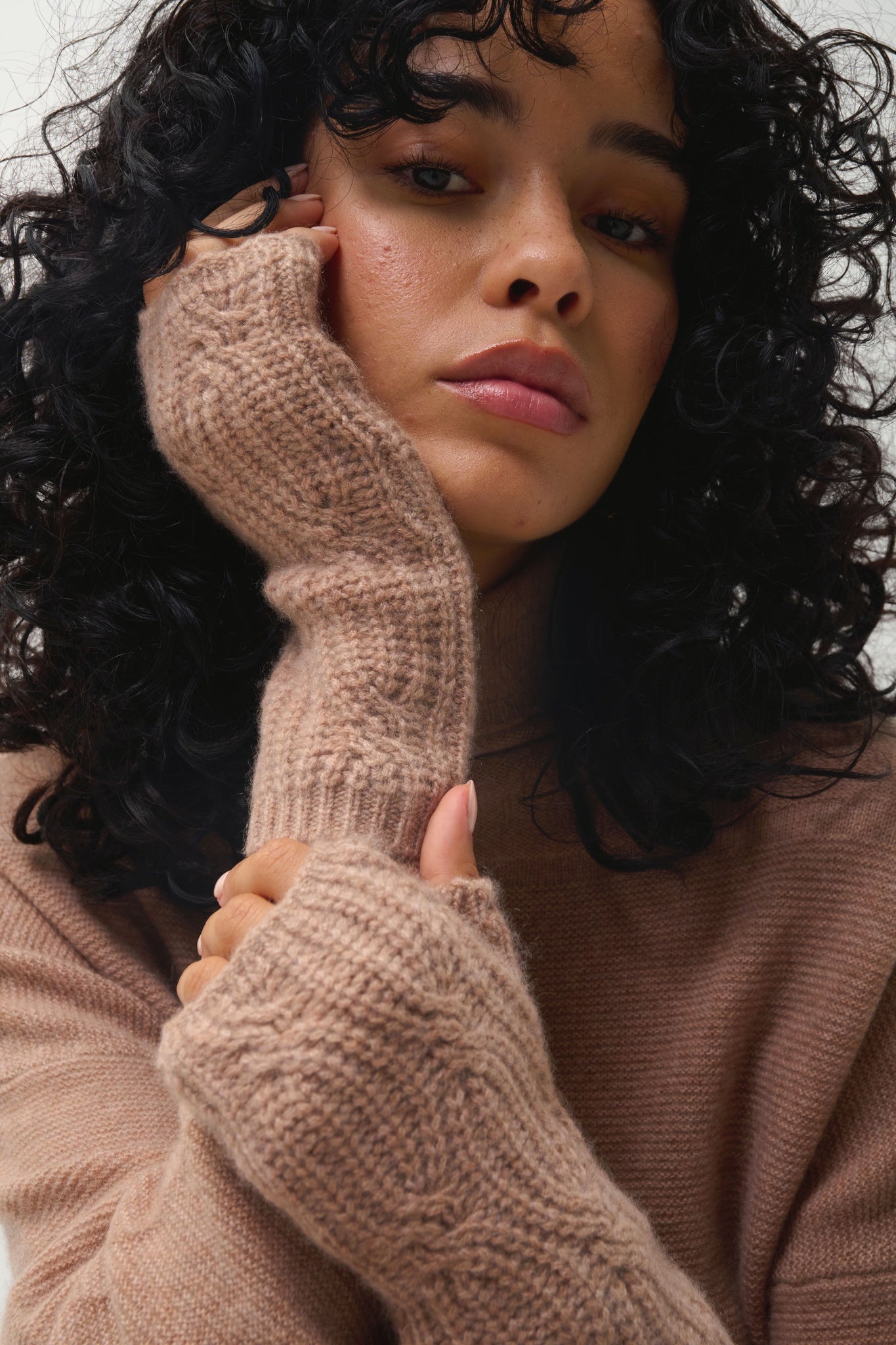 IRIS 6-fädige melierte Kamel-Fäustlinge aus 100 % Kaschmir