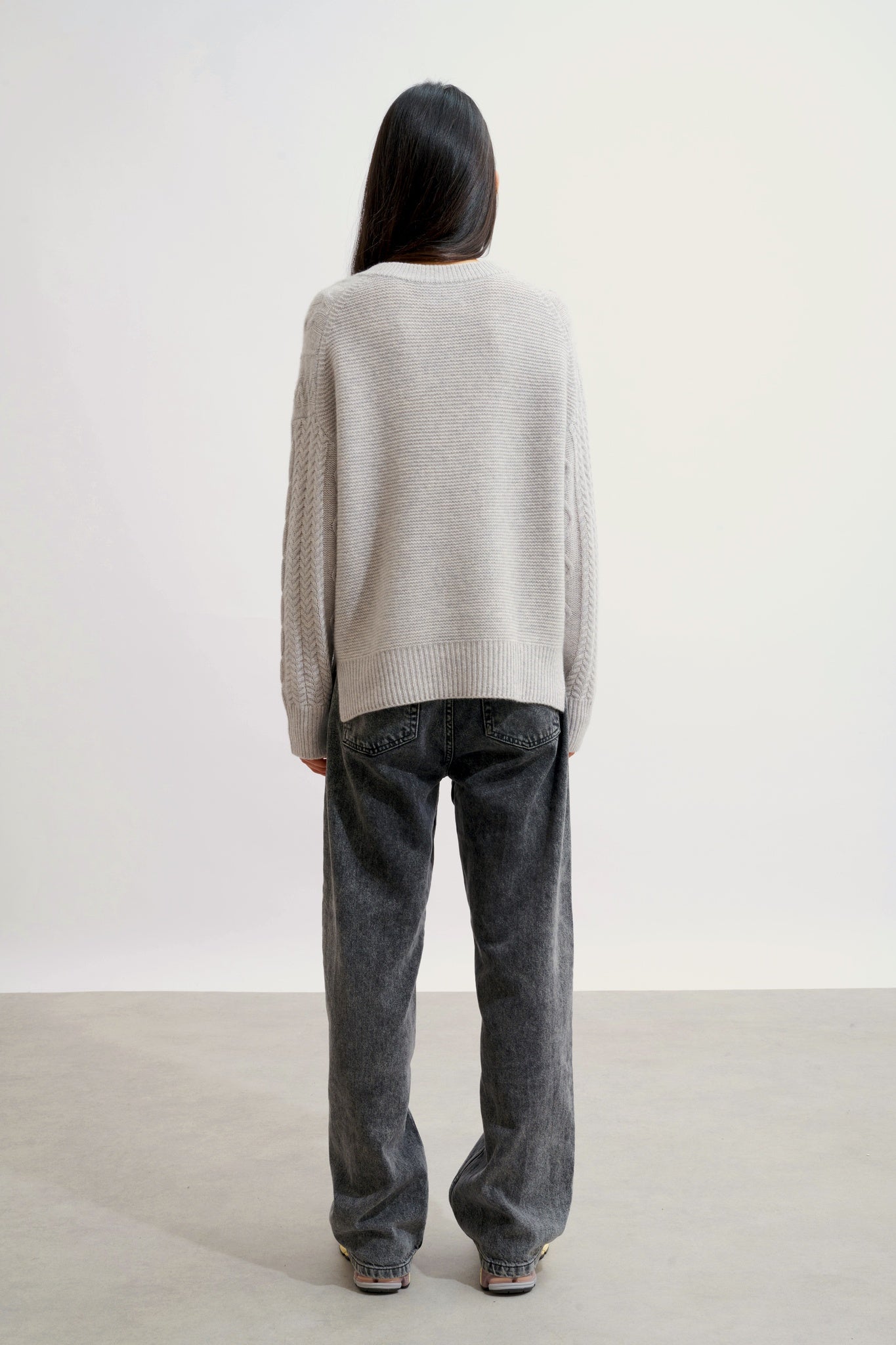 JAMPA pull col rond fentes côtés 6 fils gris clair chiné 100% cachemire