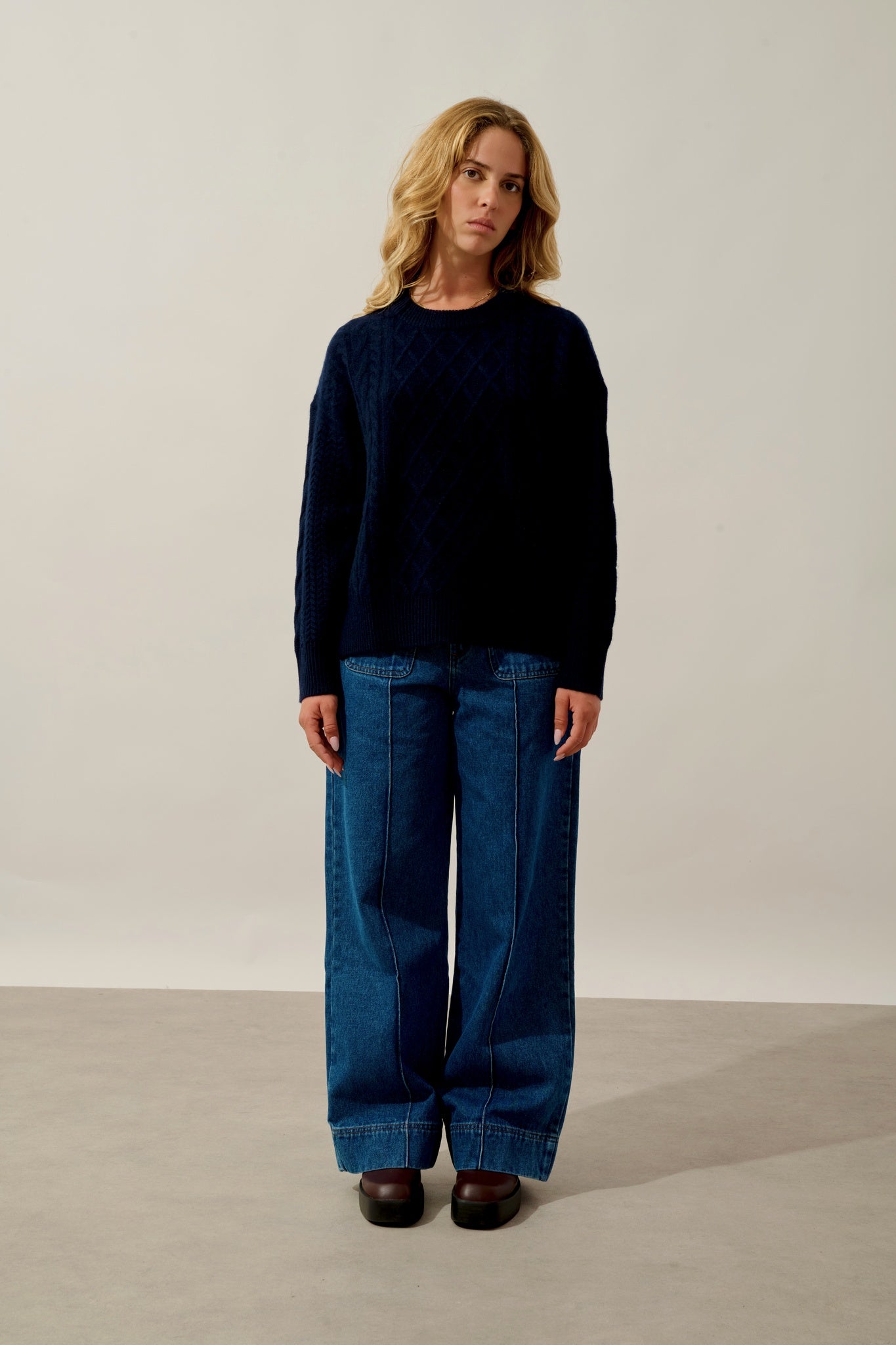 JAMPA pull col rond fentes côtés 6 fils navy 100% cachemire