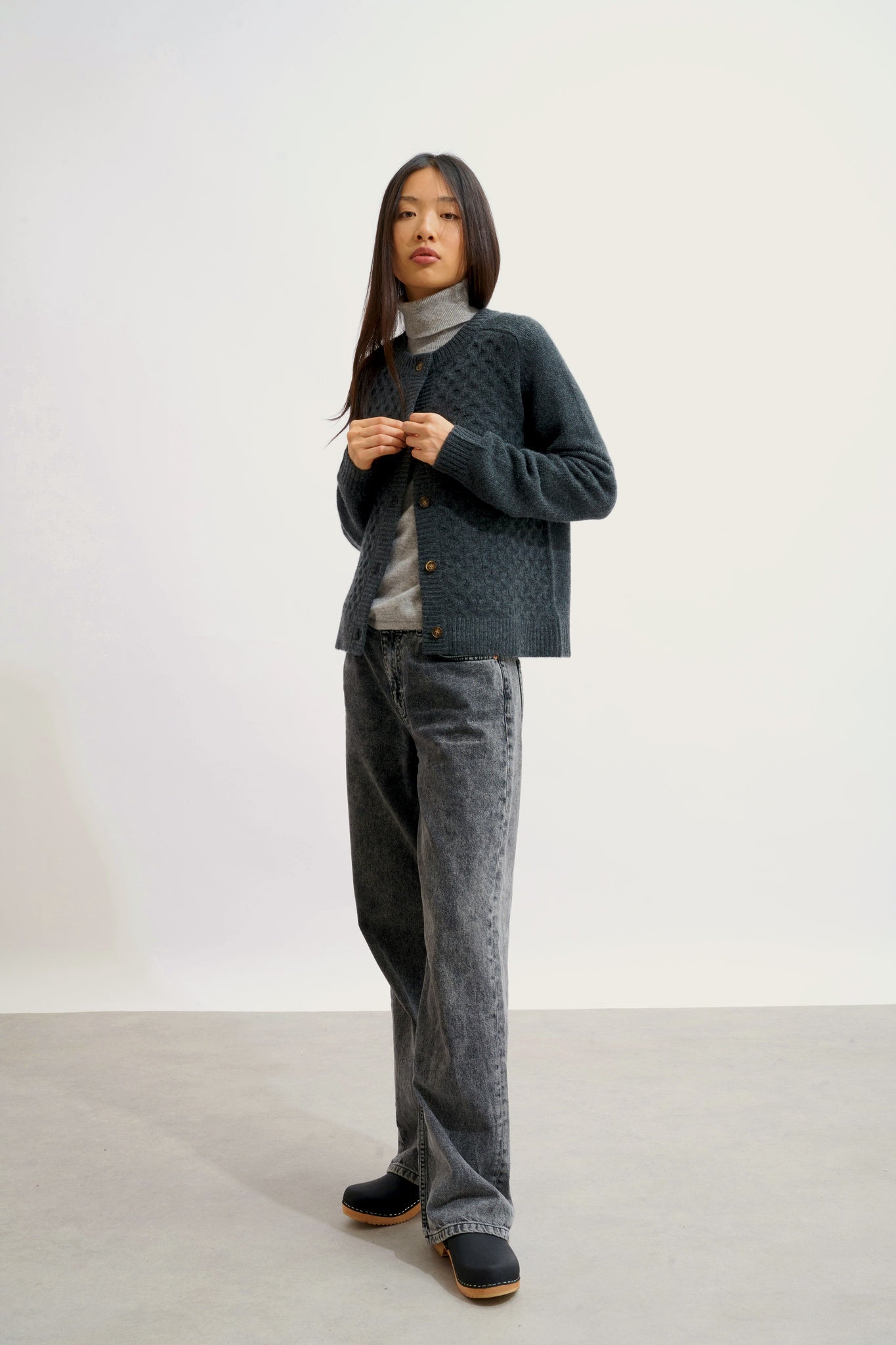 JINPA cardigan col rond 8 fils carbone chiné 100% cachemire