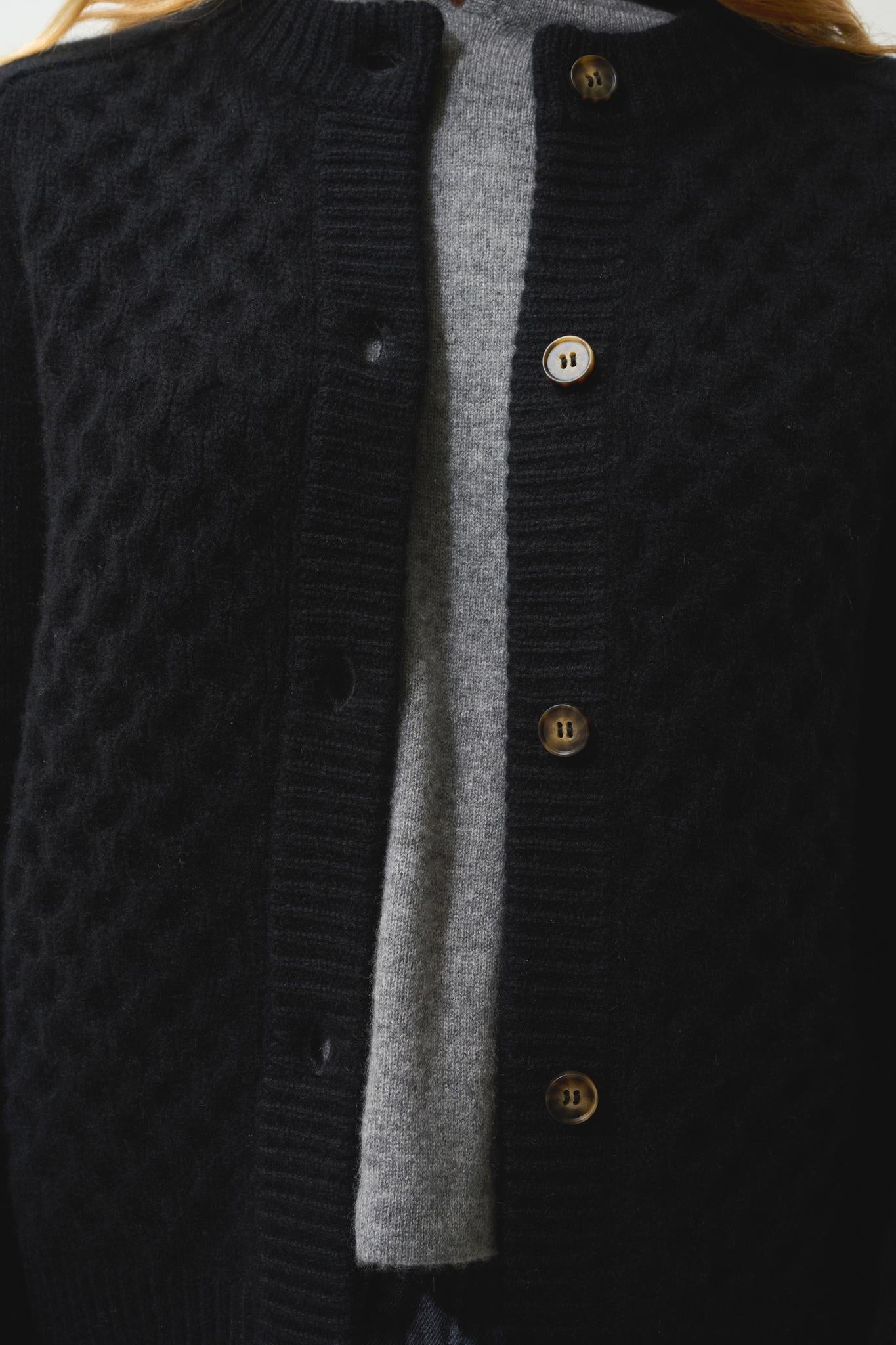 JINPA cardigan col rond 8 fils noir 100% cachemire