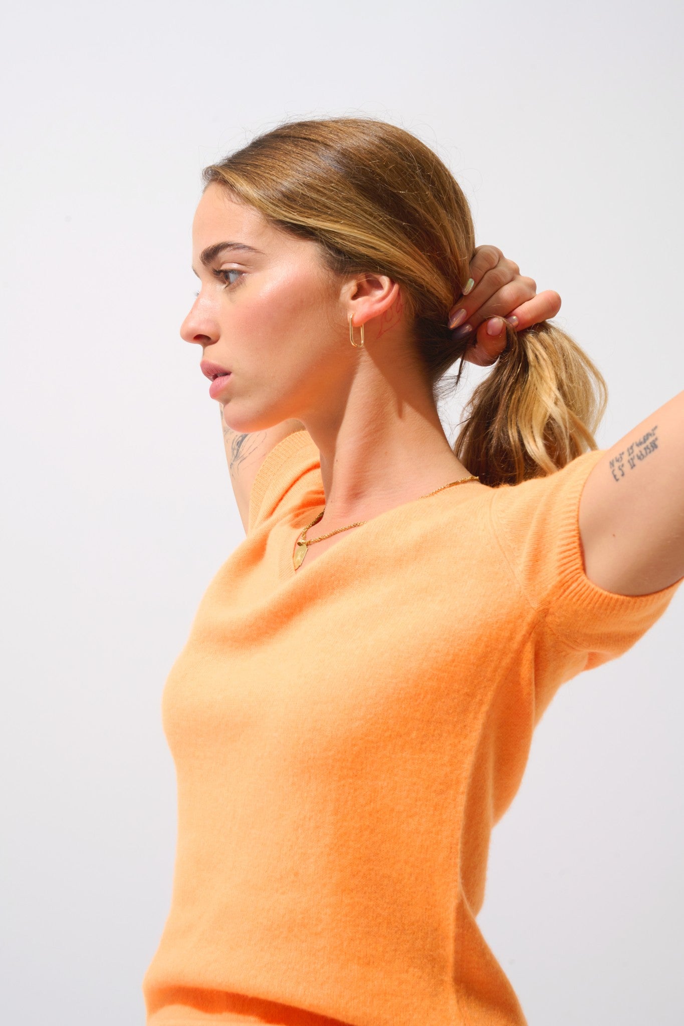 kali t-shirt col v clementine 100% cachemire