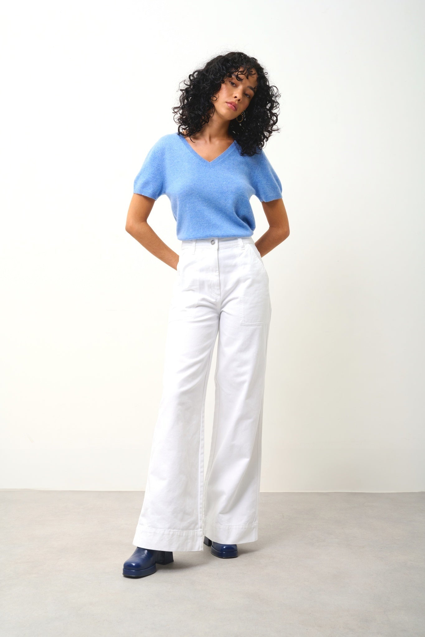 KALI thirt v-neck sky 100% cashmere