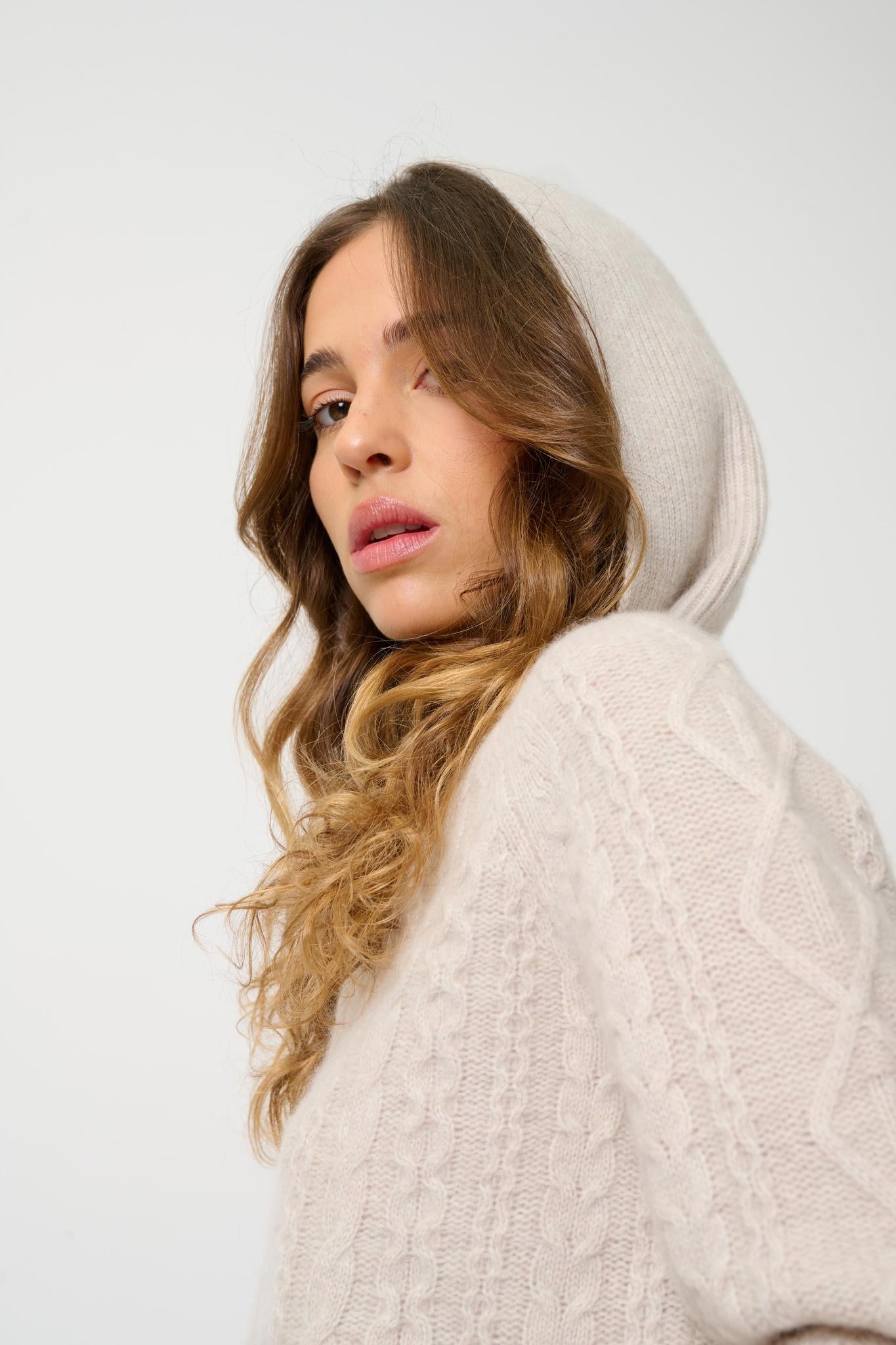 KHANDRO 6-thread beige mottled hooded sweater 100% cashmere