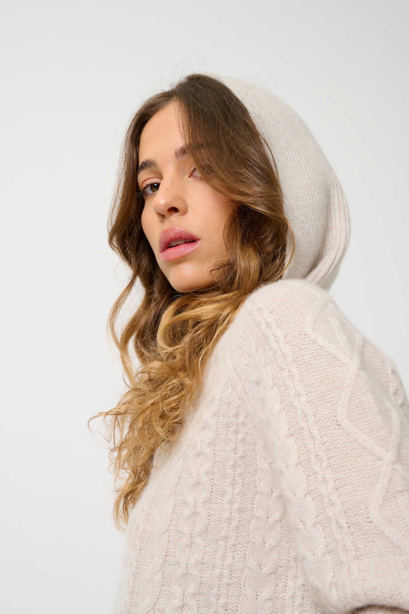 KHANDRO pull capuche 6 fils beige chiné 100% cachemire