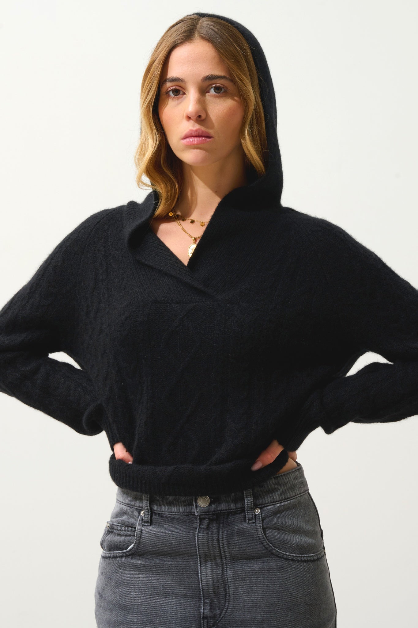 KHANDRO pull capuche 6 fils noir 100% cachemire