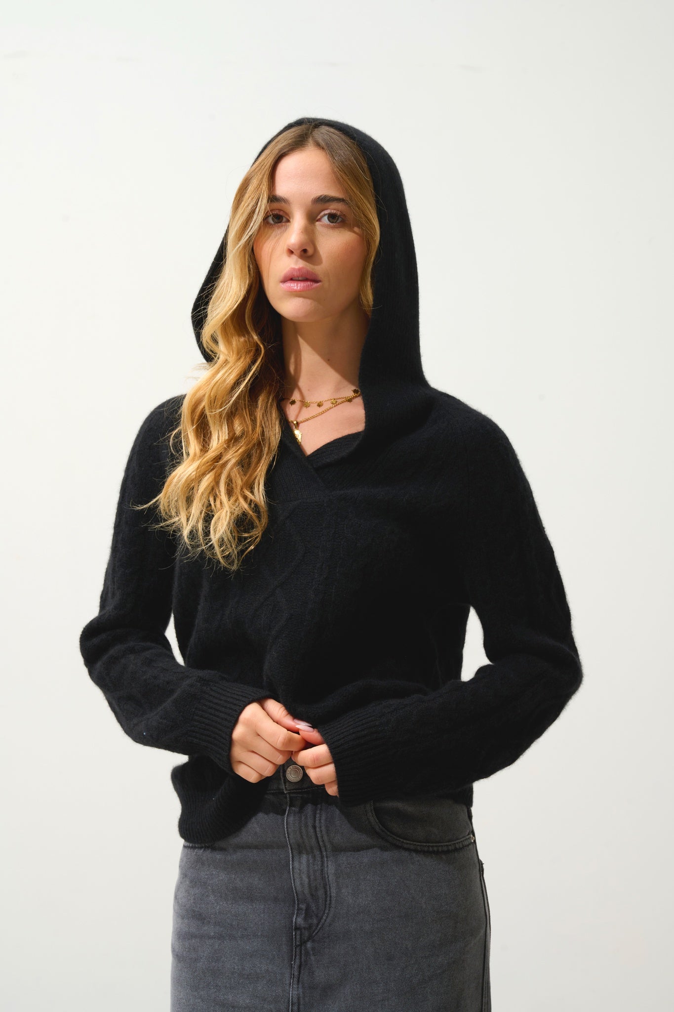 KHANDRO pull capuche 6 fils noir 100% cachemire