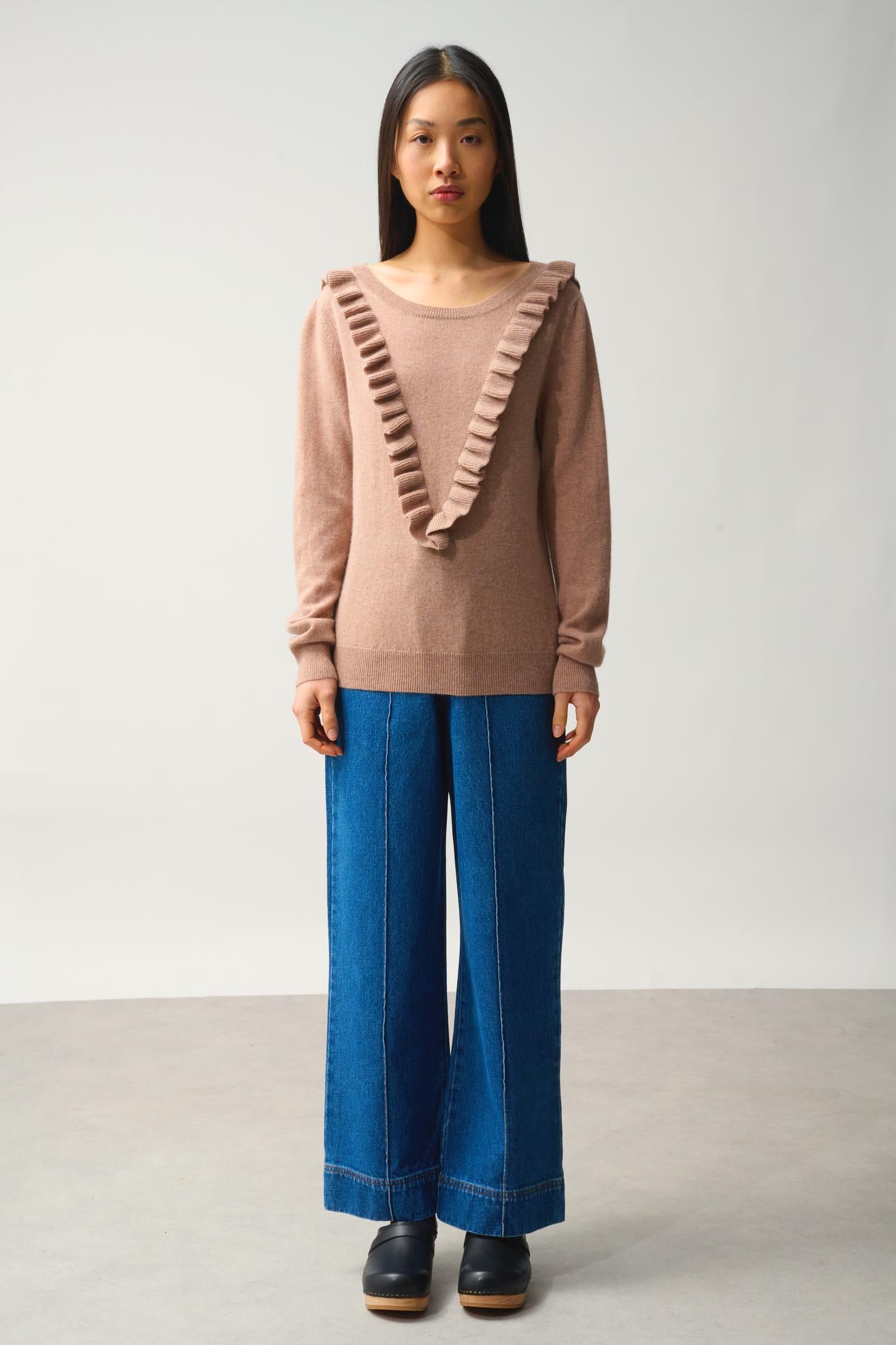 KNOTT pull col rond volants devant camel chiné 100% cachemire